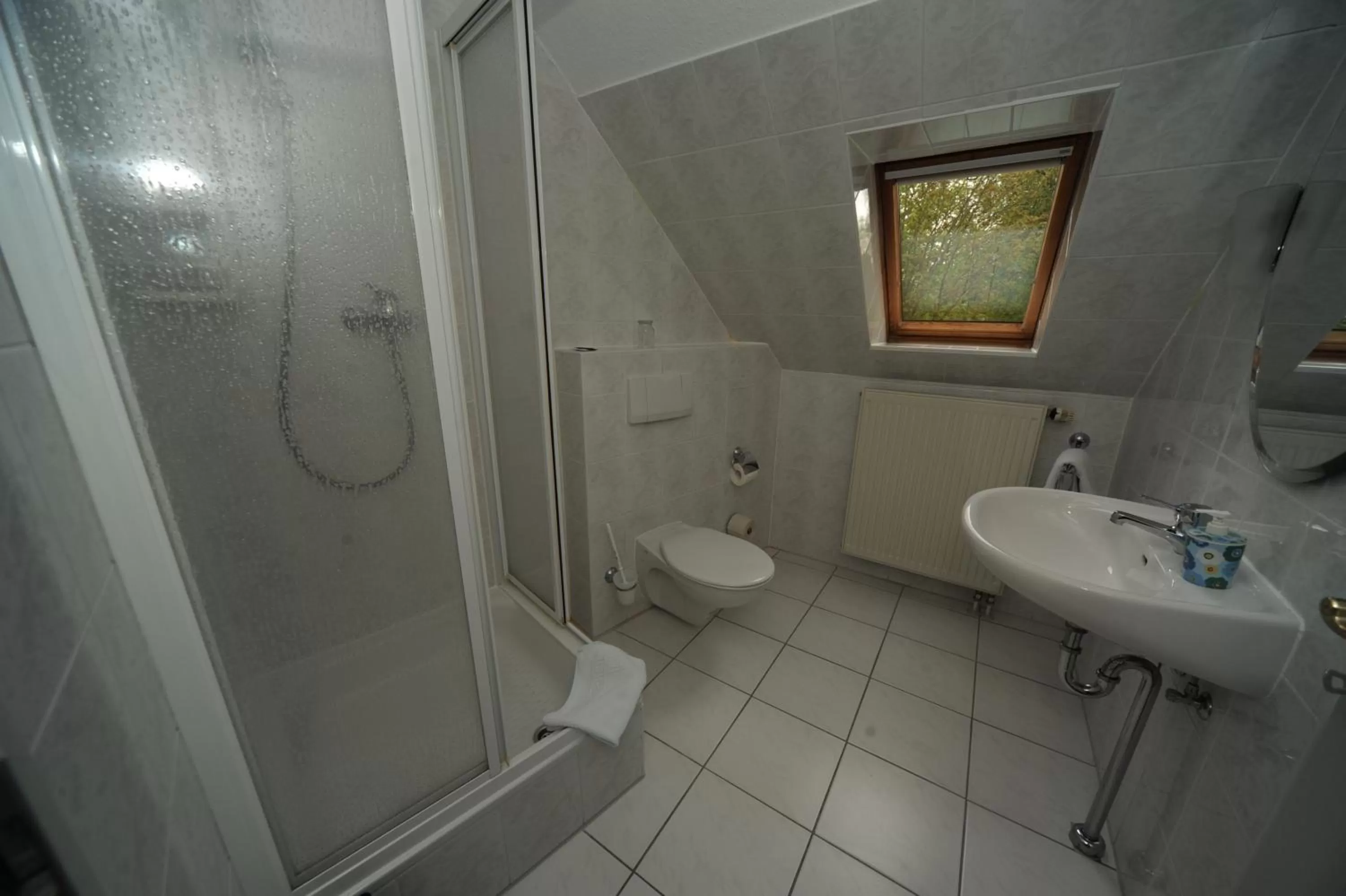 Bathroom in Hotel Am Markt