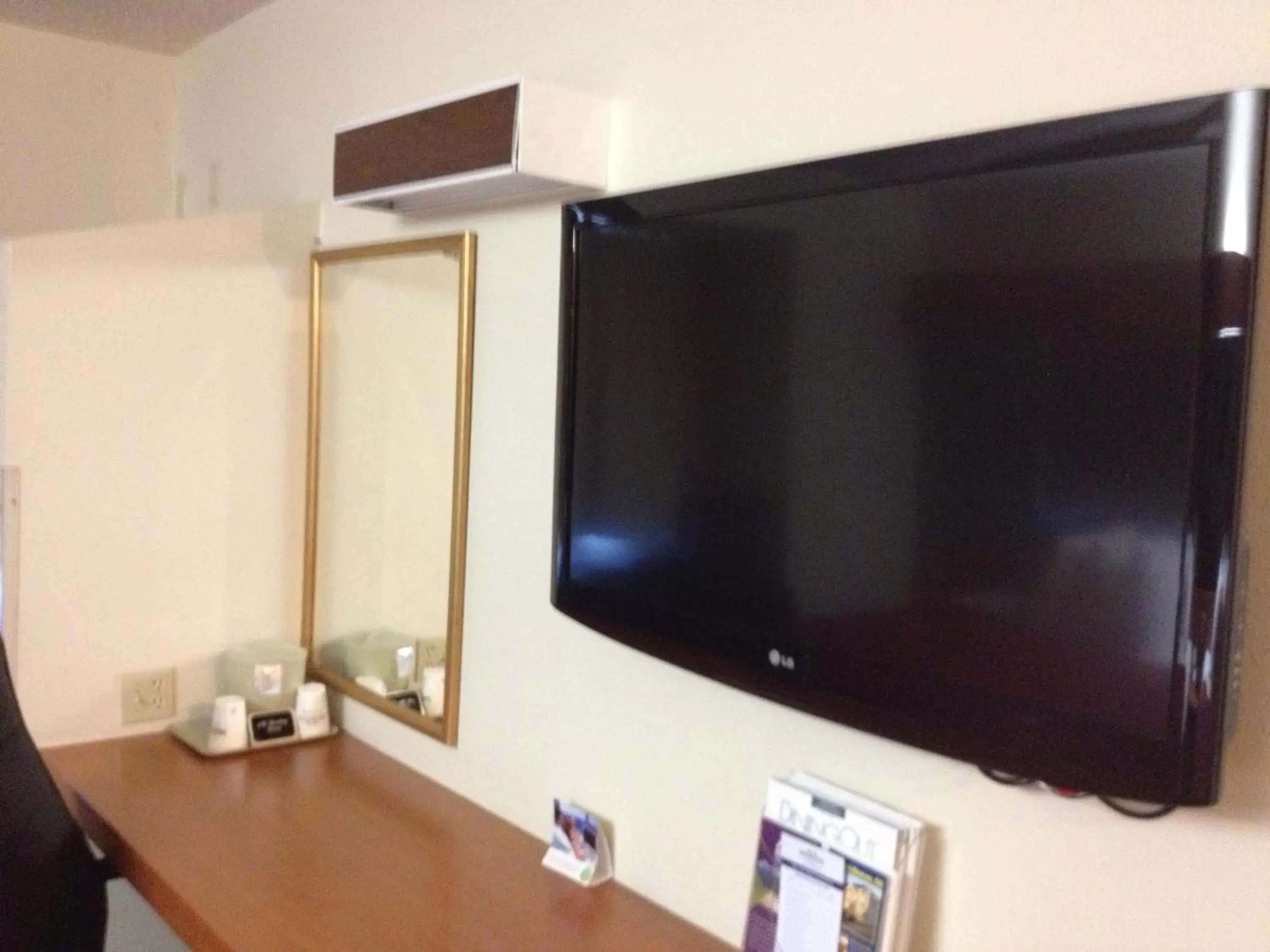 TV and multimedia, TV/Entertainment Center in Microtel Inn & Suites by Wyndham Denver Airport