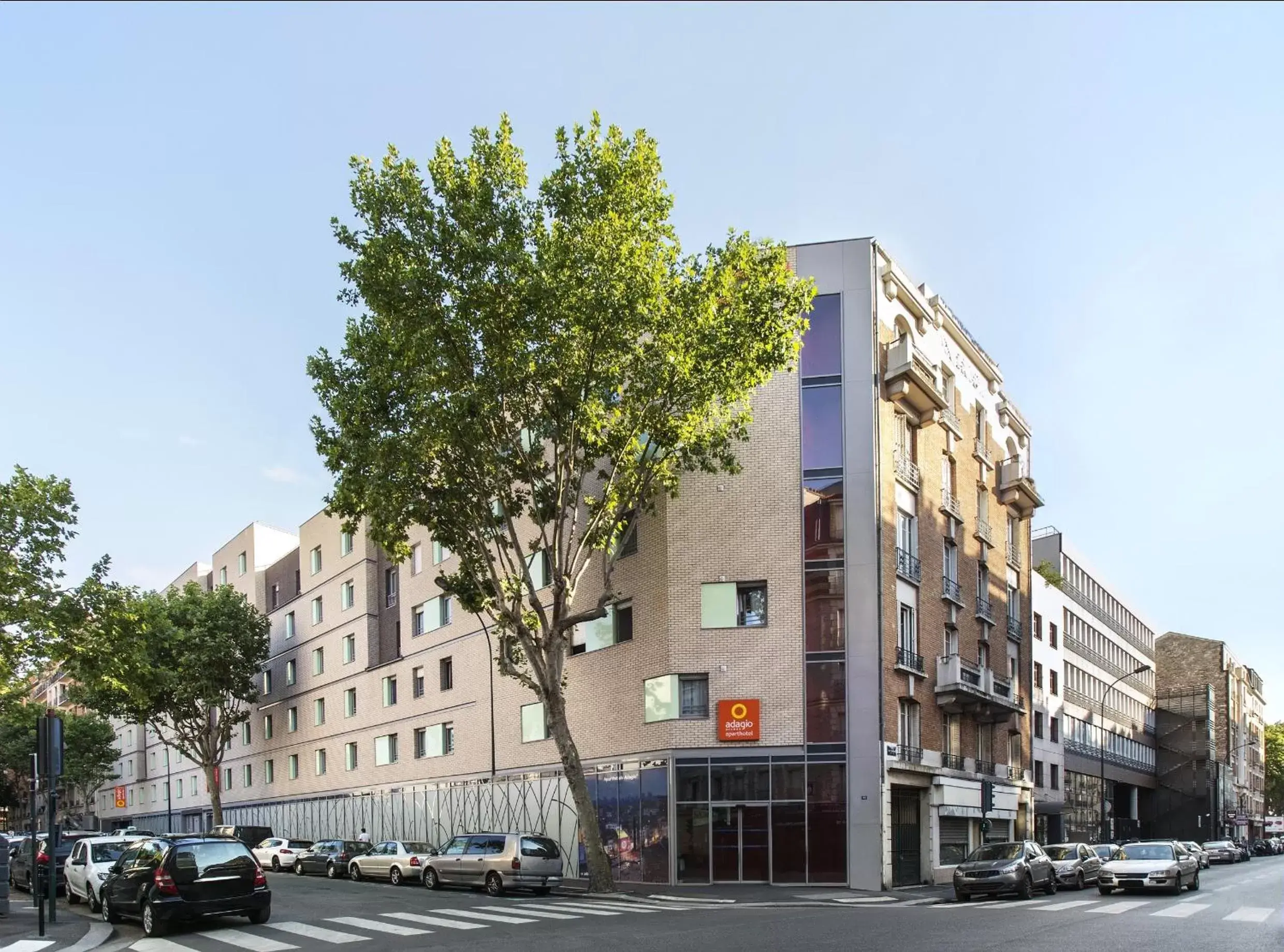 Facade/entrance, Property Building in Aparthotel Adagio Access Paris Clichy