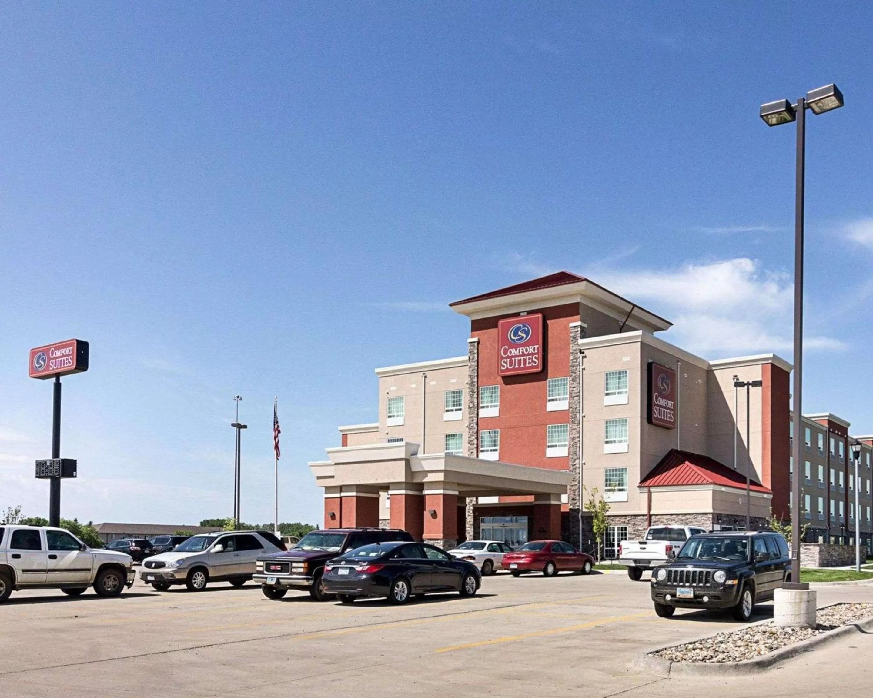 Property building in Comfort Suites Minot South
