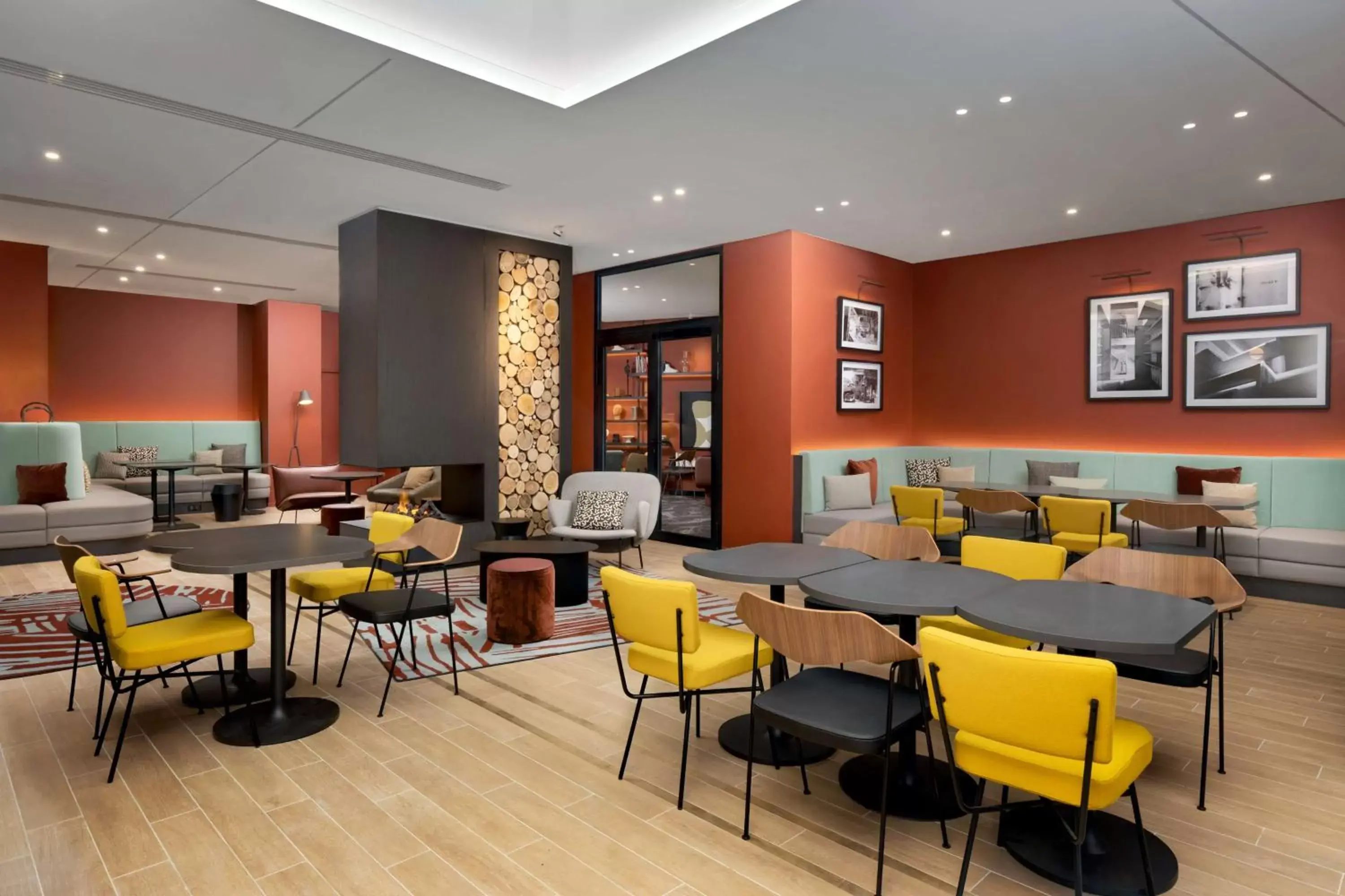 Meeting/conference room, Restaurant/Places to Eat in Canopy By Hilton Paris Trocadero