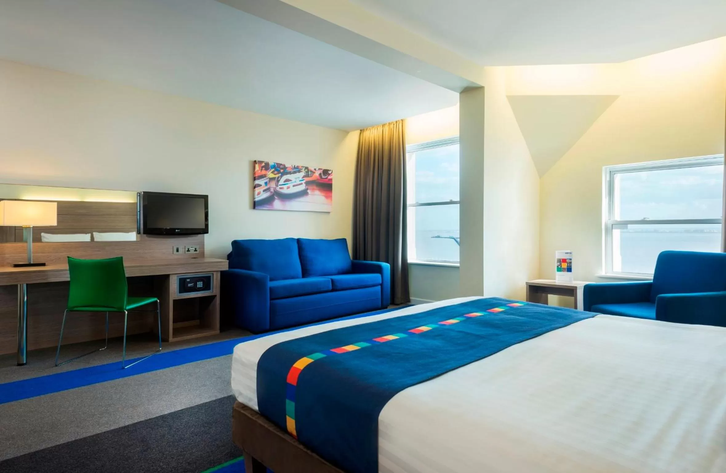 Photo of the whole room, Bed in Park Inn by Radisson Palace