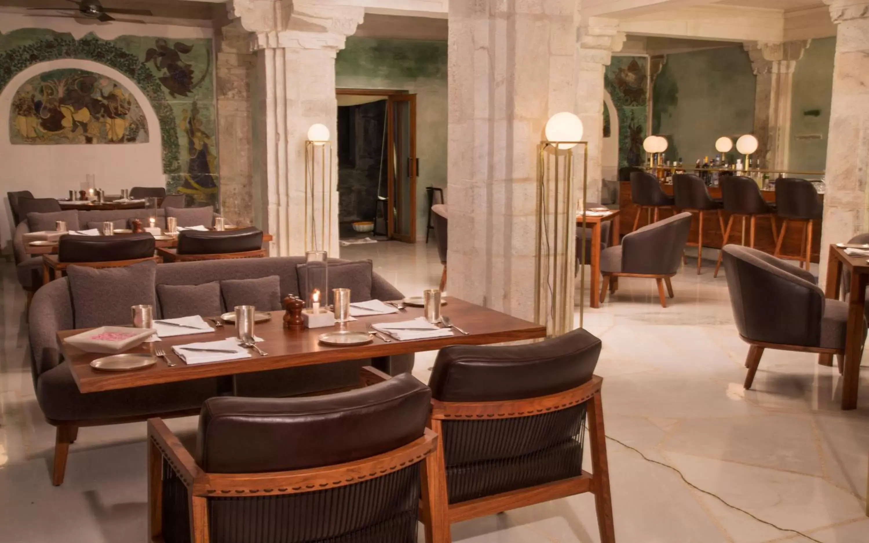 Restaurant/Places to Eat in RAAS Devigarh
