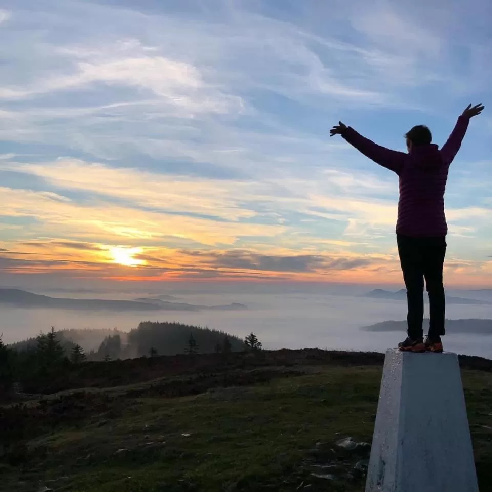 Sunrise in Dryburgh Arms Pub with Rooms