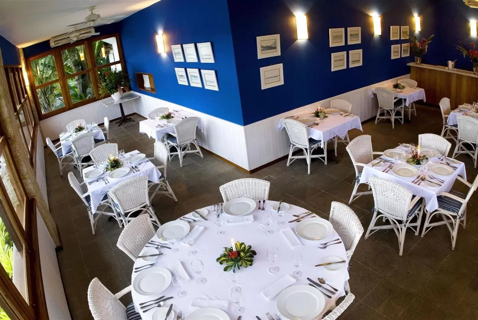 Restaurant/places to eat in Santa Clara Hotel Restaurant/places to eat in Santa Clara Hotel