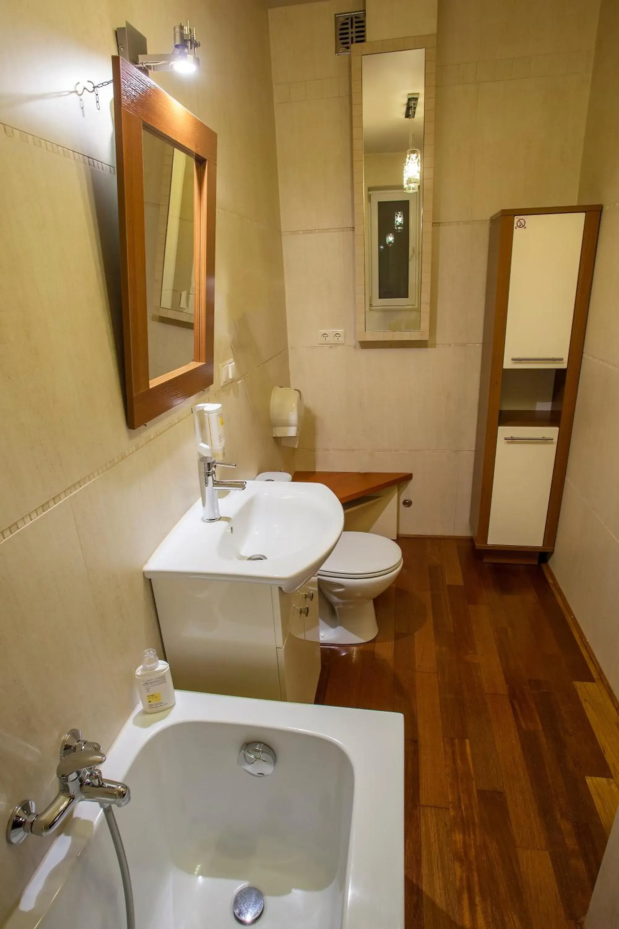 Toilet, Bathroom in Aparthotel Oberża