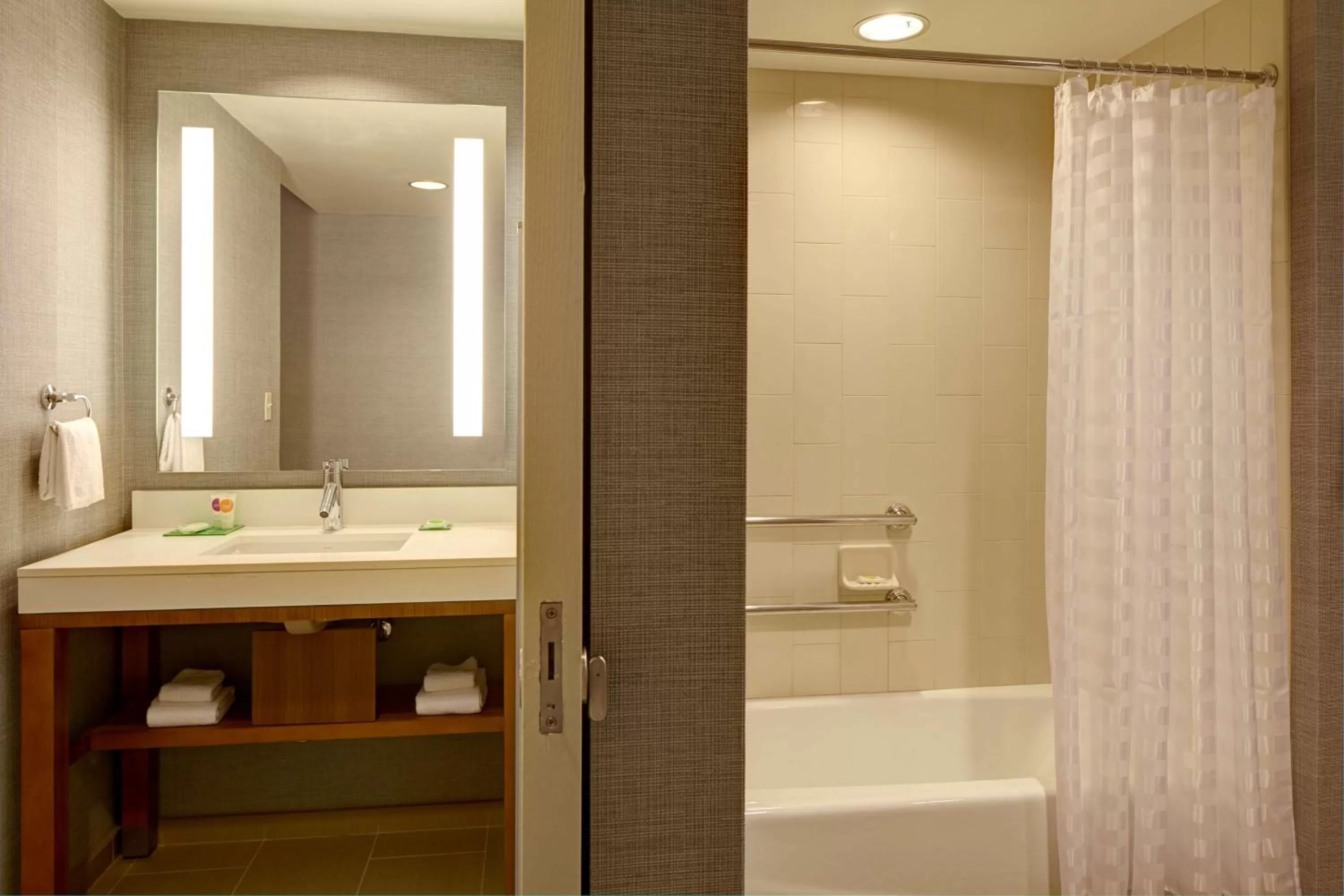 Bathroom in Hyatt Place Columbus