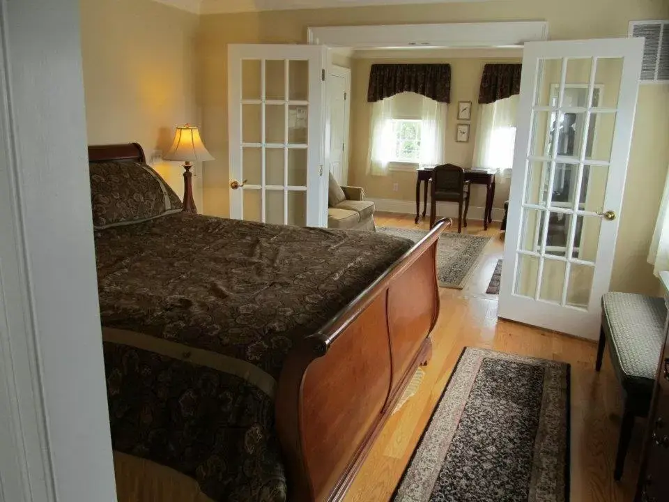 King Suite - 4 in Compass Rose Inn King Suite - 4 in Compass Rose Inn