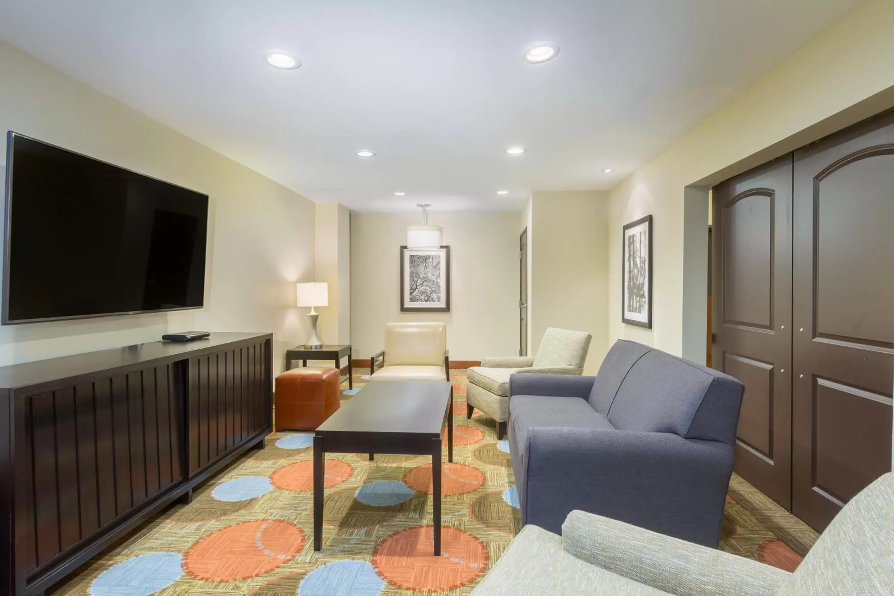 Lobby or reception, Seating Area in Staybridge Suites Seattle - Fremont, an IHG Hotel