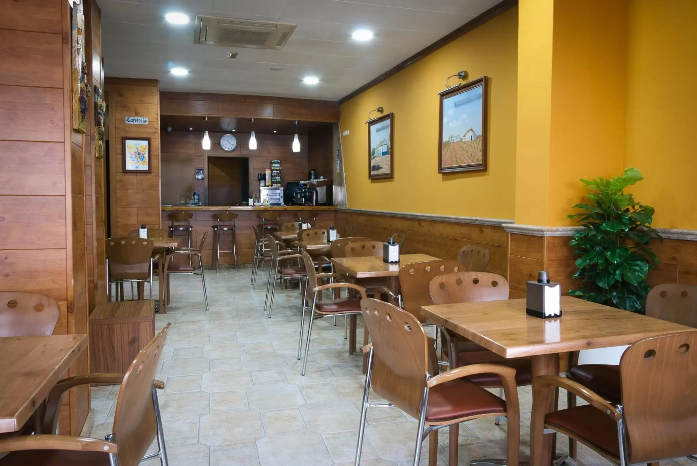 Restaurant/Places to Eat in Hotel Hidalgo Quijada