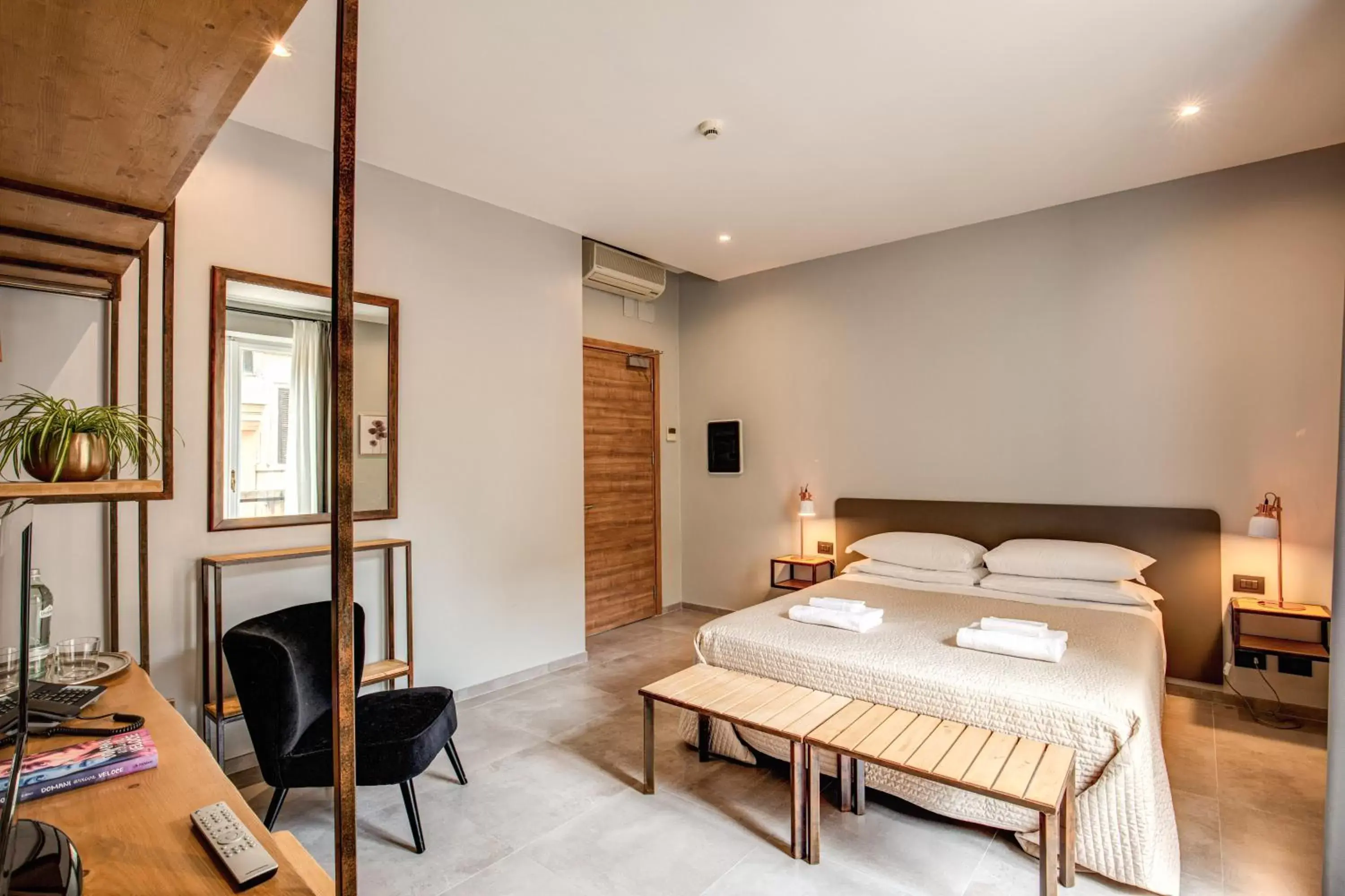 Bed in Hotel King Bed in Hotel King