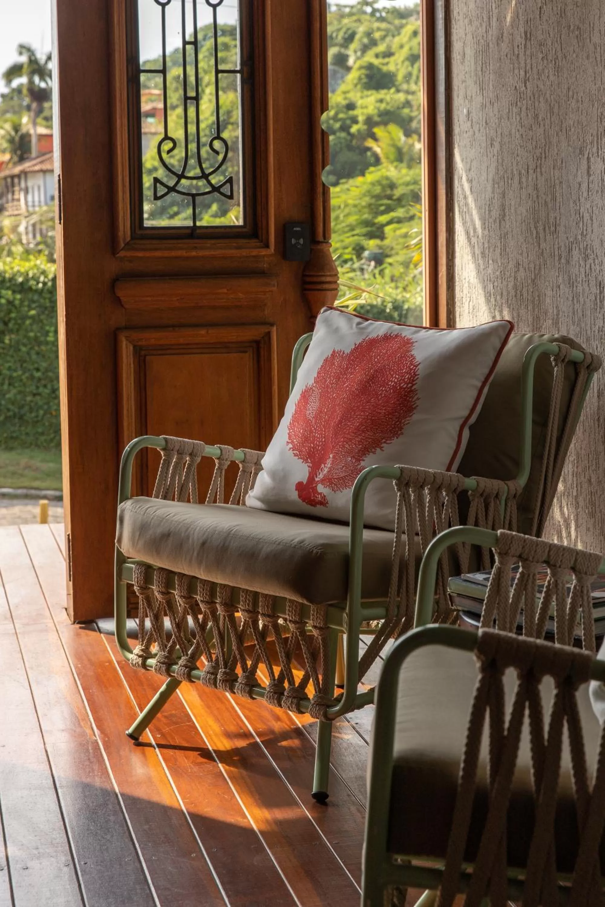 Lobby or reception in Jubarte Hotel by Insólito