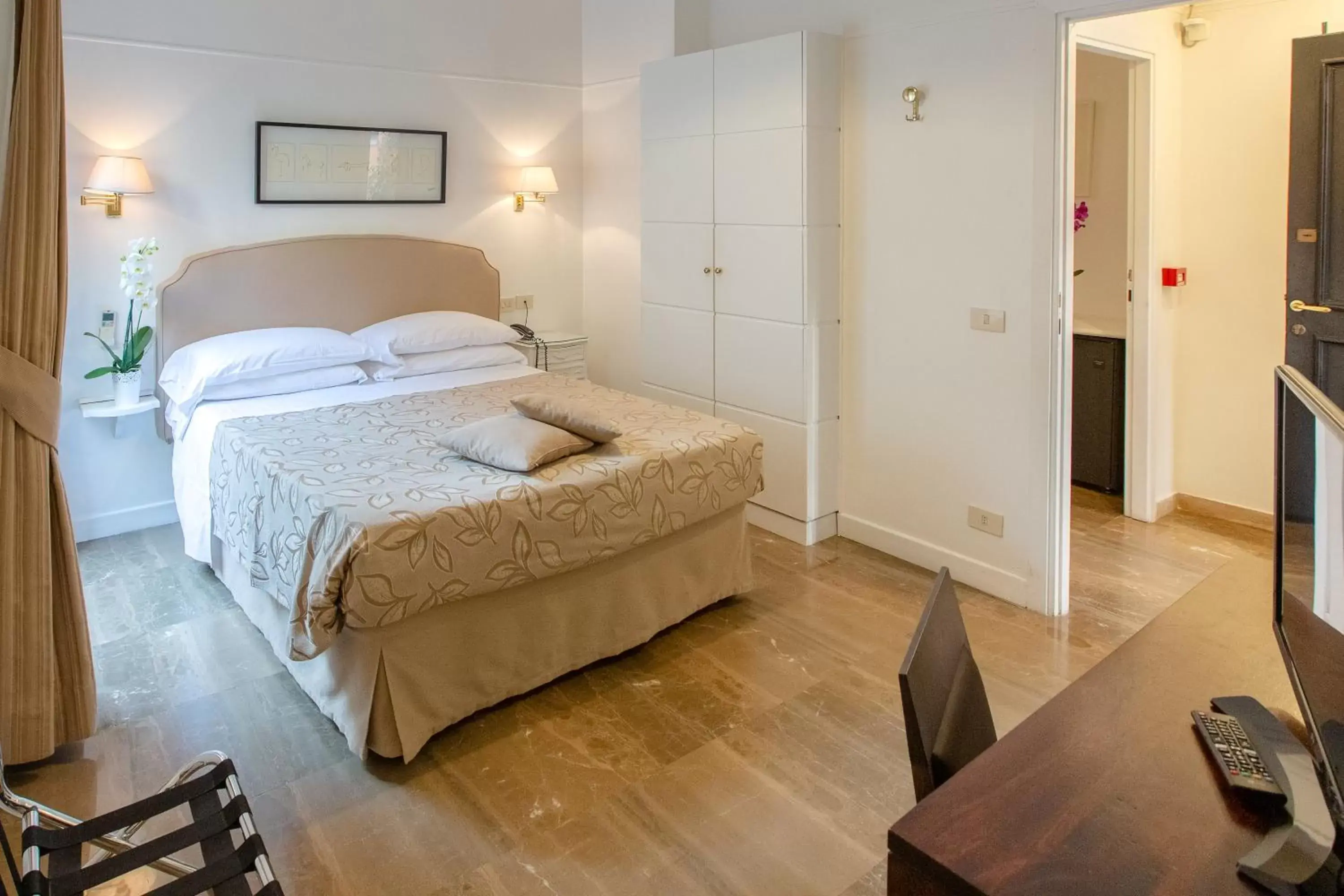Bed in Hotel Modigliani