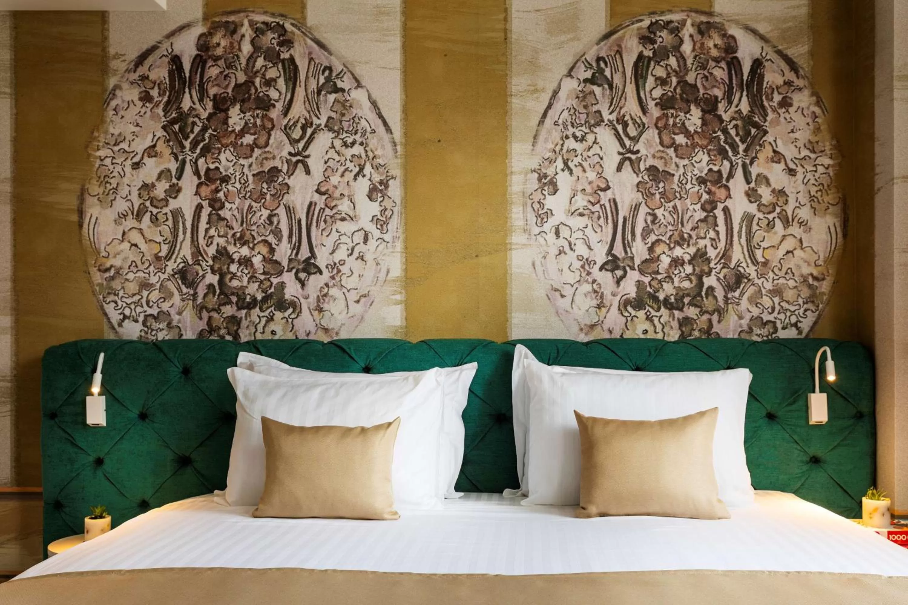 Photo of the whole room, Bed in Gallery 37 Powered by ASTON