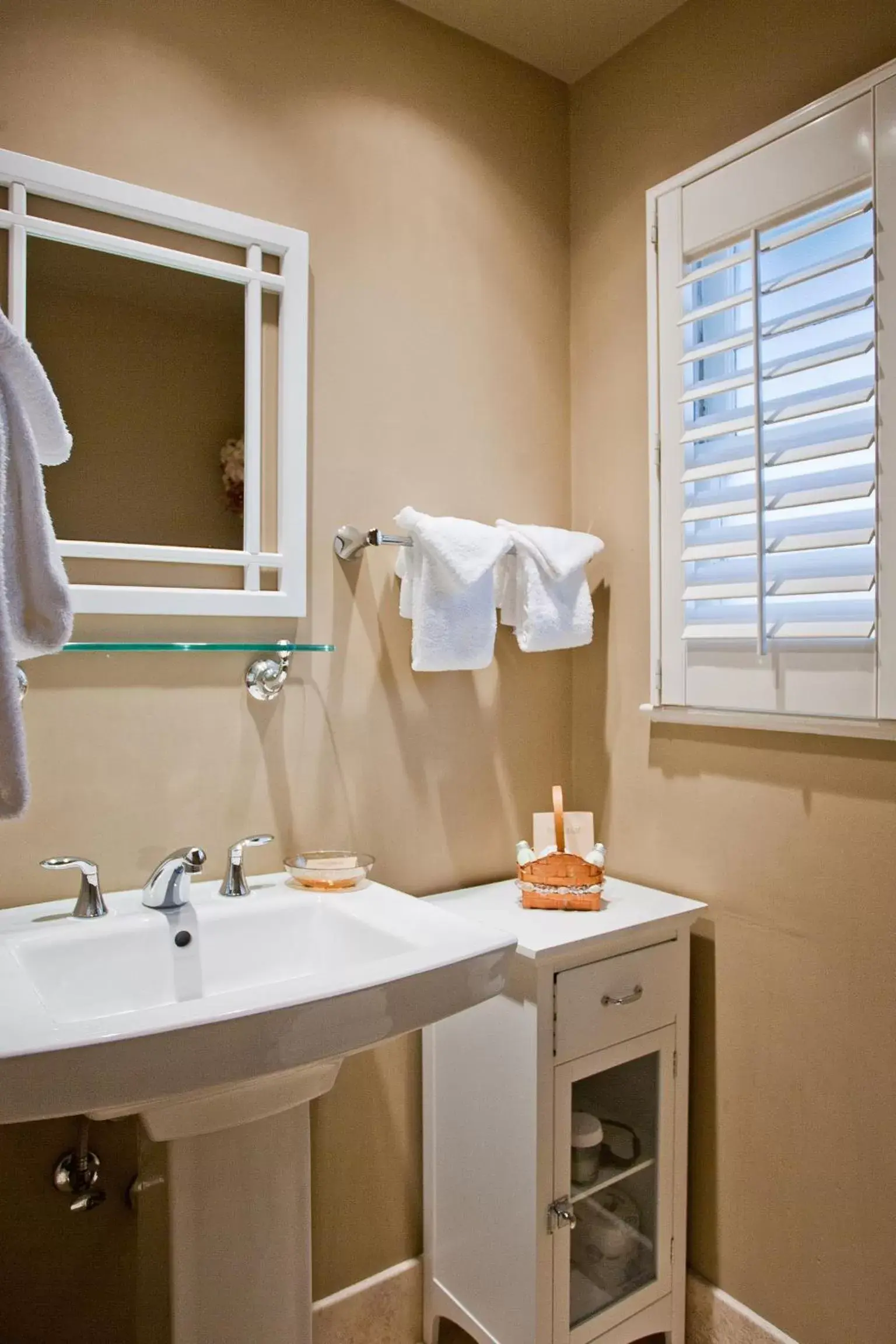 Bathroom in Carmel Country Inn