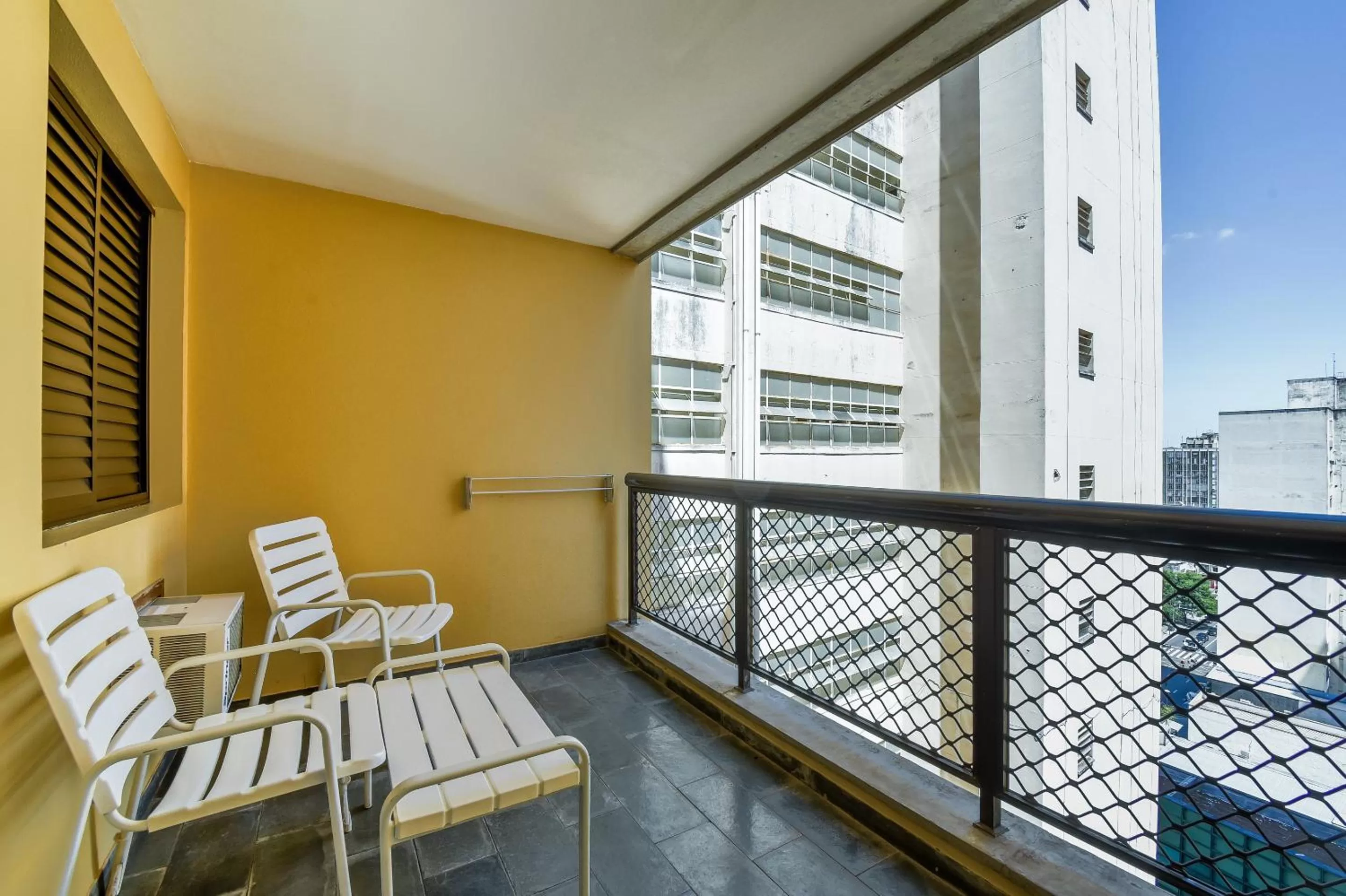 Balcony/Terrace in Park Tower Campinas Residence by Nacional Inn