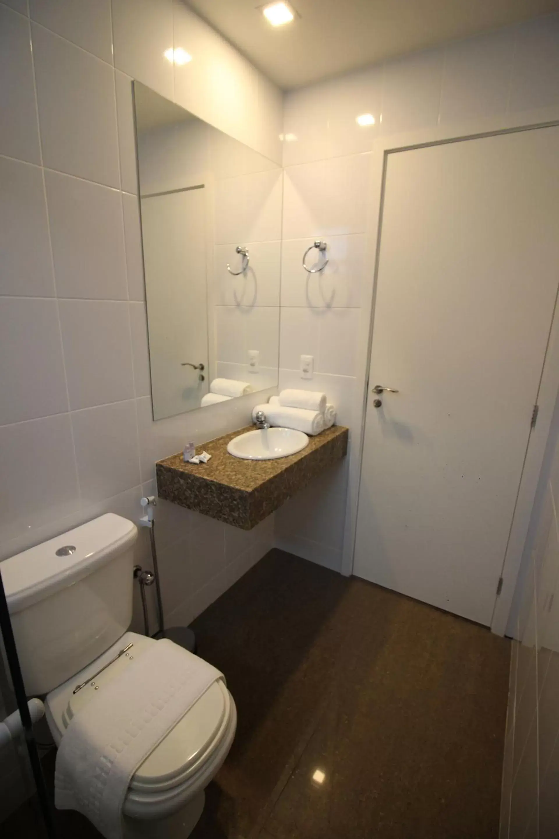 Bathroom in Impar Suites Barao de Cocais