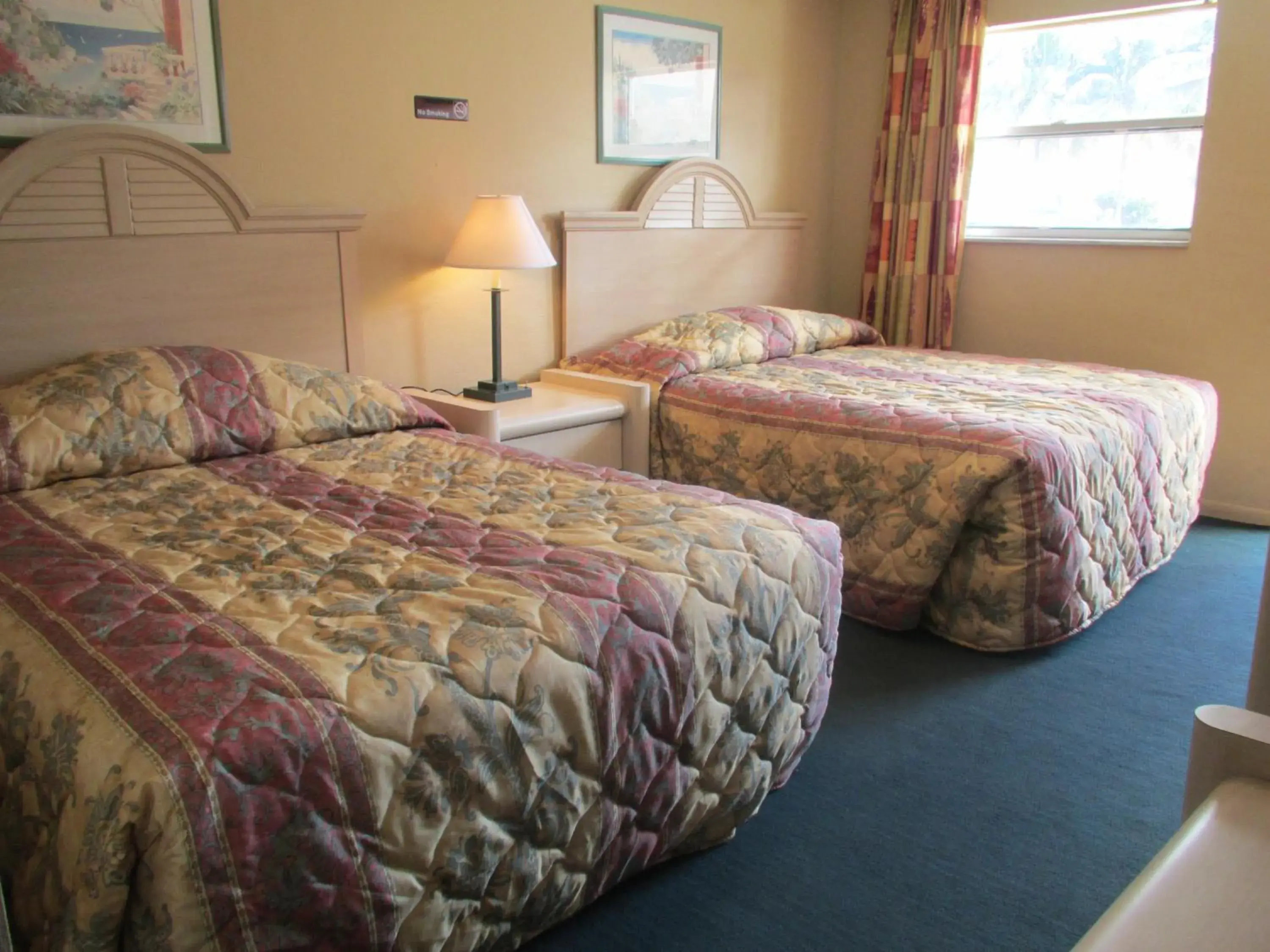 Bedroom, Bed in Country Lodge