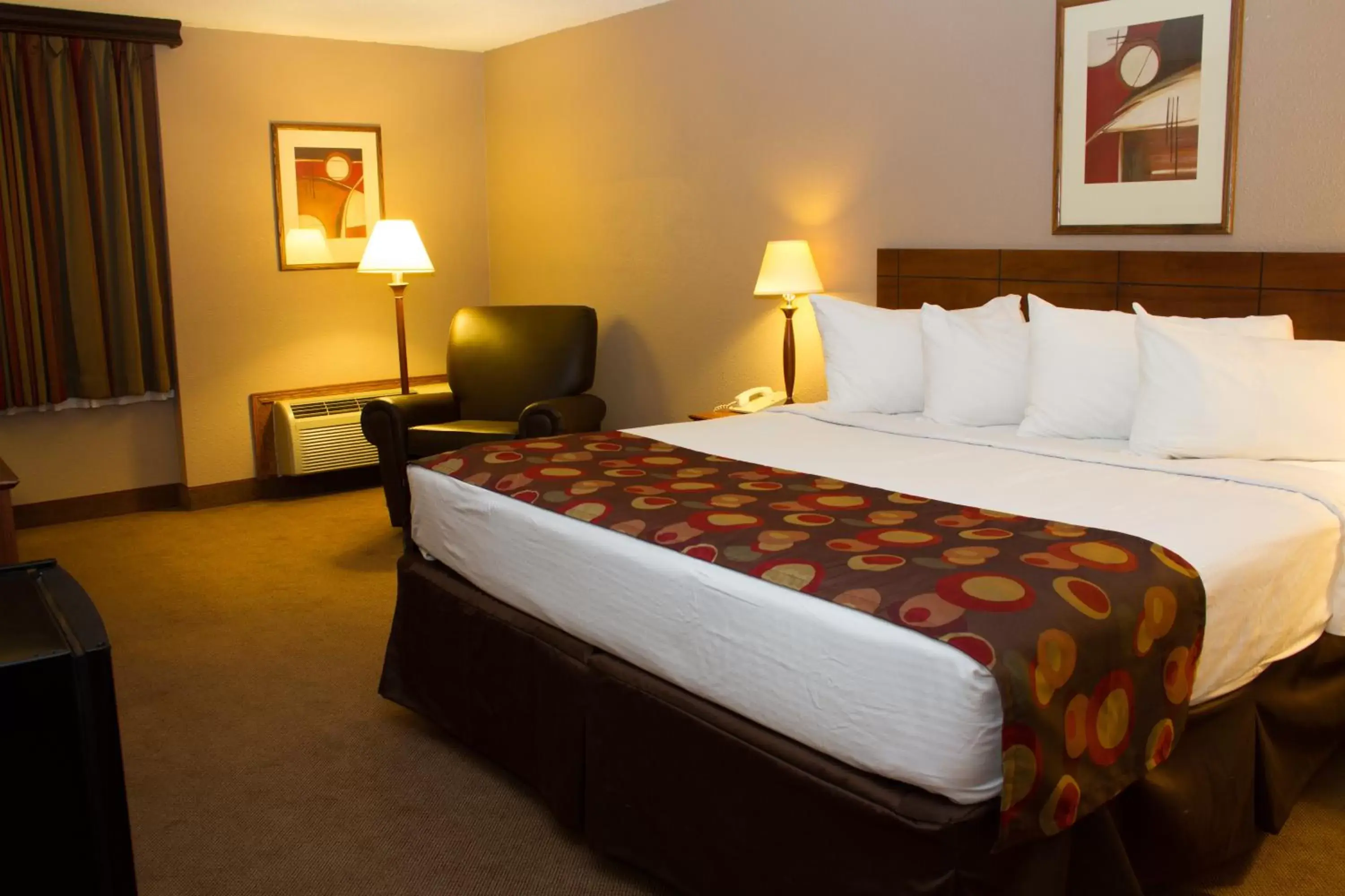Photo of the whole room, Bed in Ramada by Wyndham Bismarck