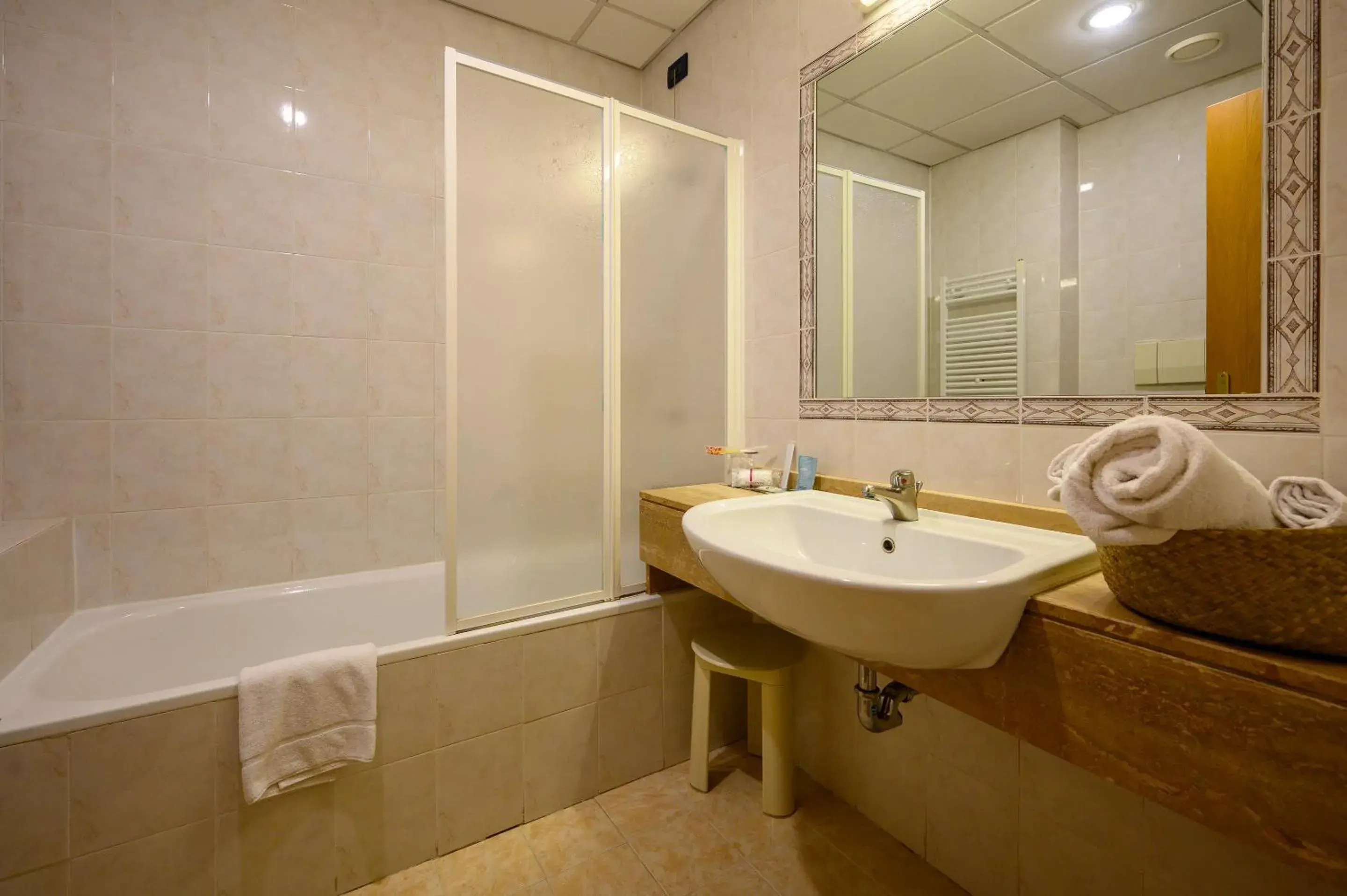 Bathroom in Hotel Torre Di Pratolungo