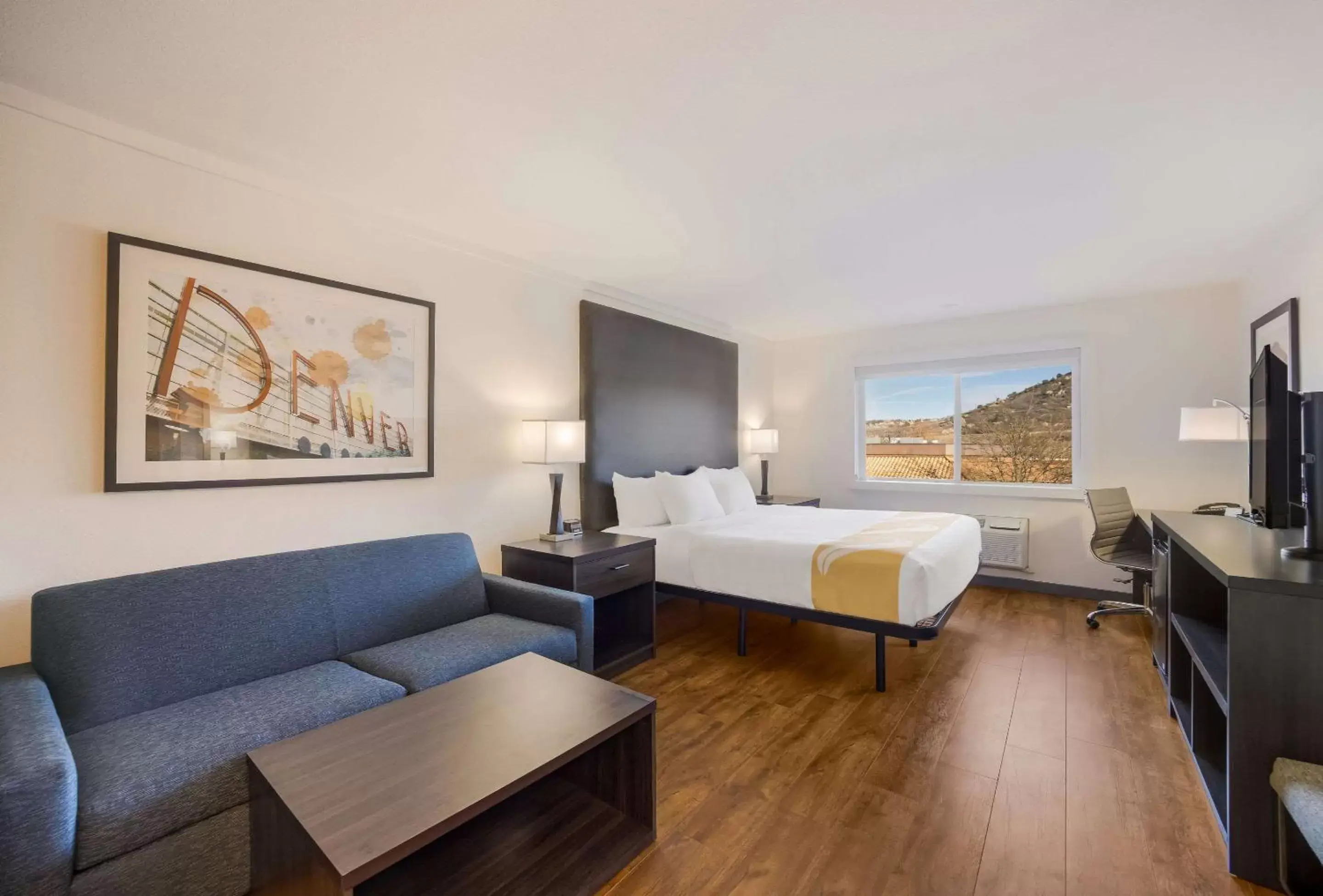 Bedroom in Quality Inn & Suites Castle Rock SW Denver