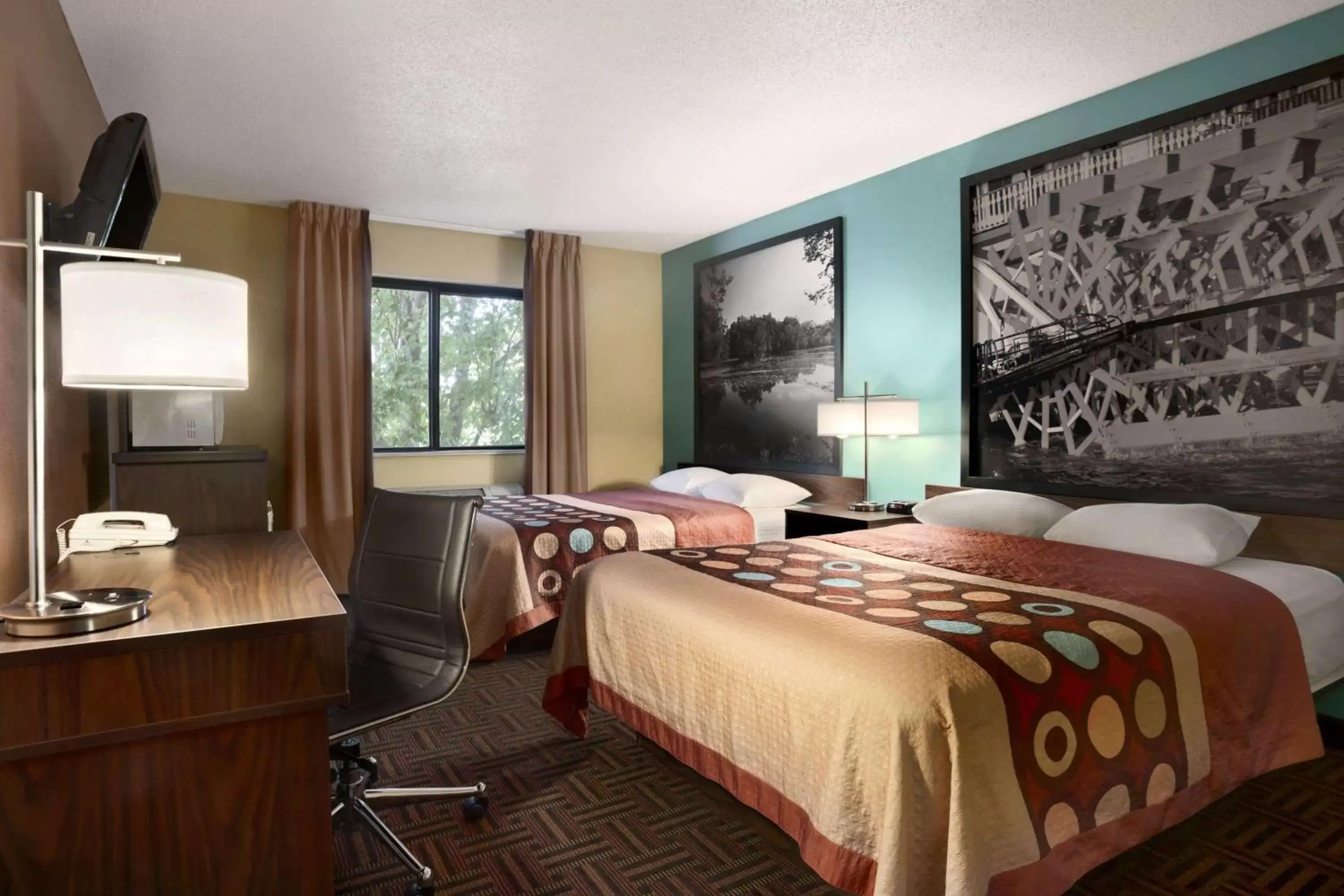 Photo of the whole room in Super 8 by Wyndham Peoria