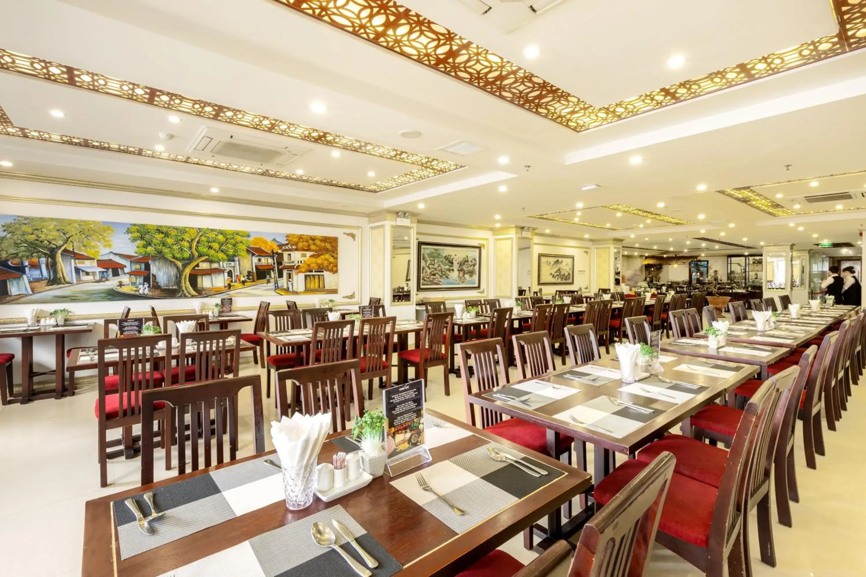 Restaurant/Places to Eat in Paris Nha Trang Hotel