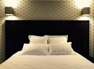 Bed in Hotel des Carmes