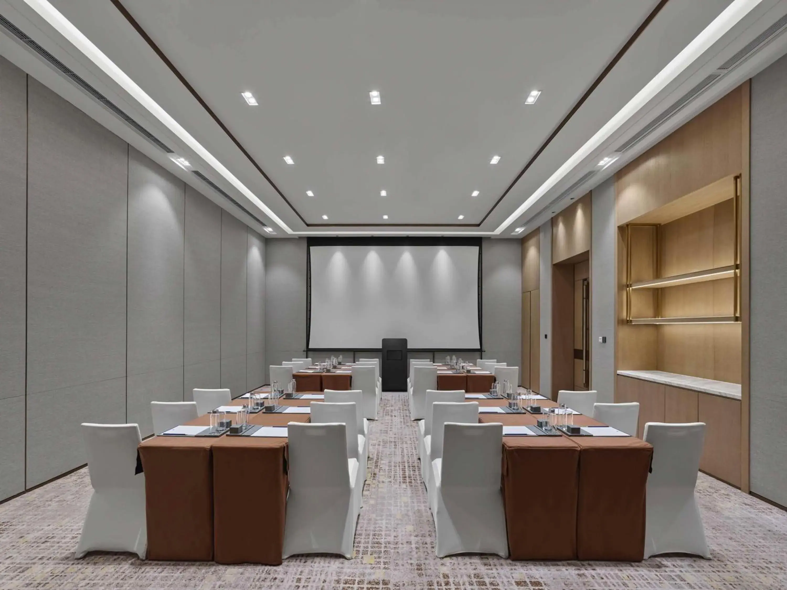 Meeting/conference room in DoubleTree By Hilton Chengdu Riverside