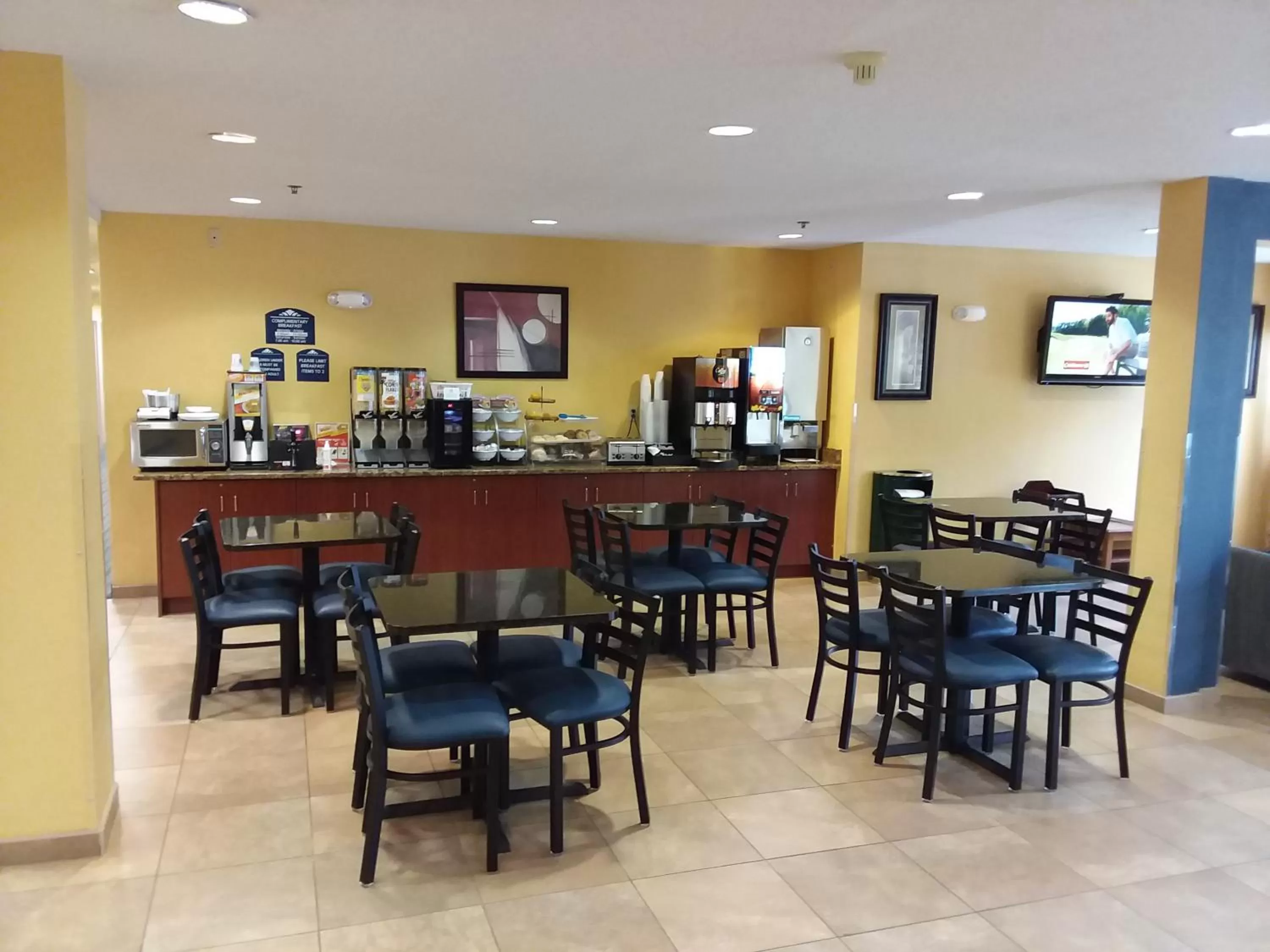 Breakfast in Microtel Inn & Suites by Wyndham Hillsborough