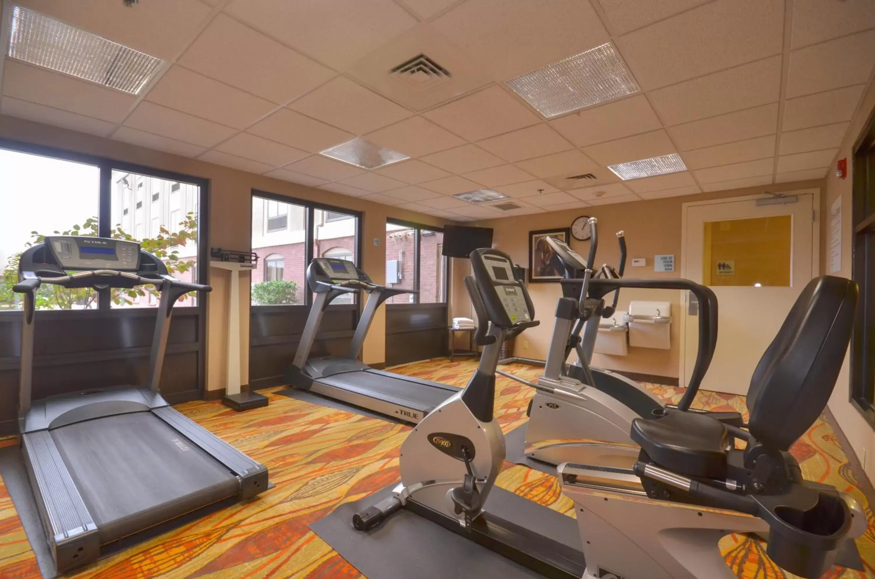 Fitness centre/facilities in Holiday Inn Express & Suites Pine Bluff/Pines Mall by IHG Fitness centre/facilities in Holiday Inn Express & Suites Pine Bluff/Pines Mall by IHG