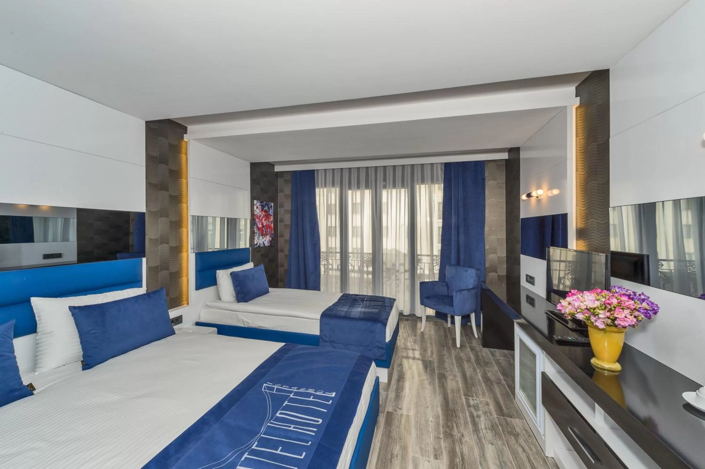 Photo of the whole room, Bed in Inntel Hotel Istanbul