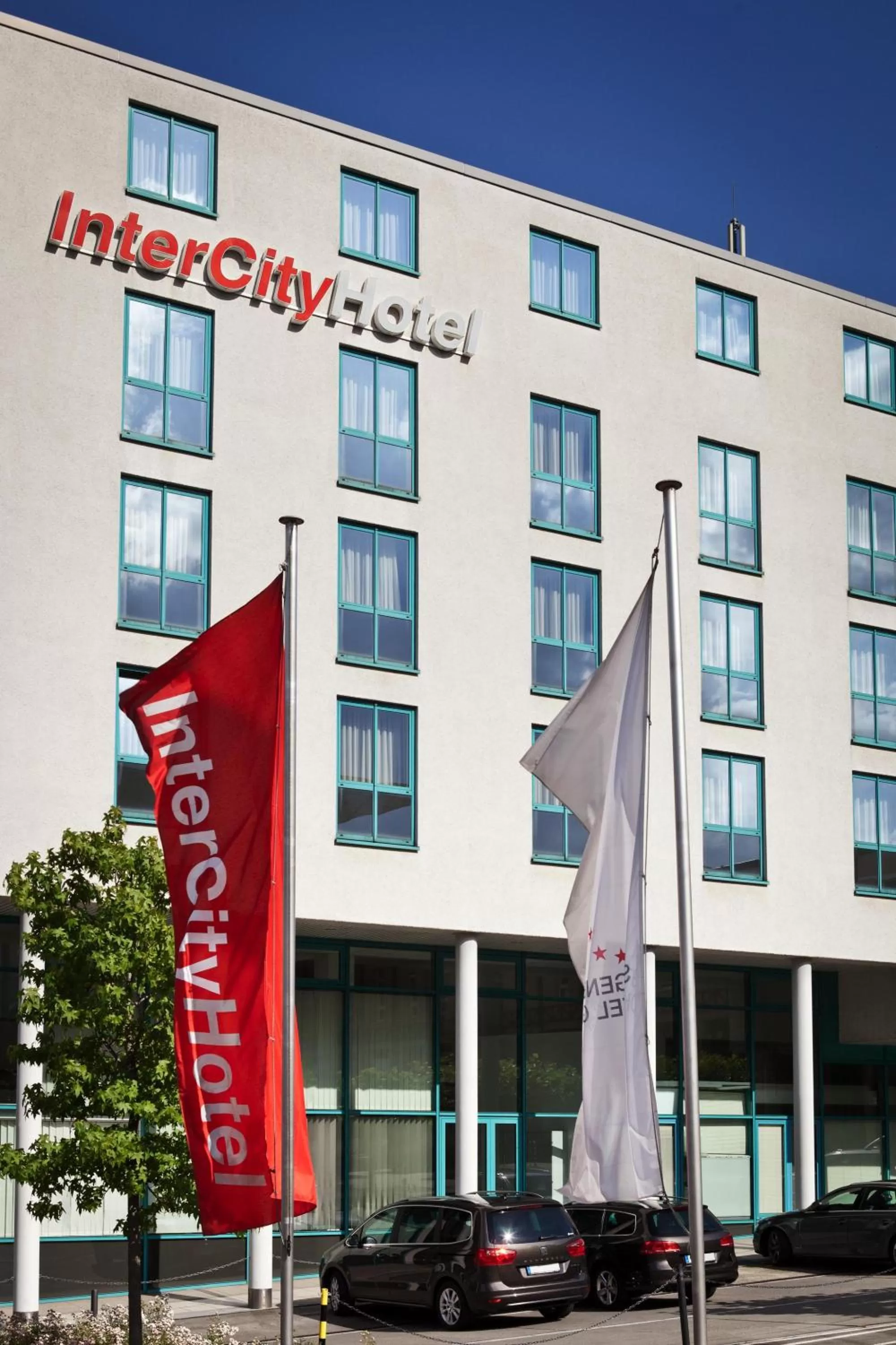 Facade/entrance in IntercityHotel Kassel