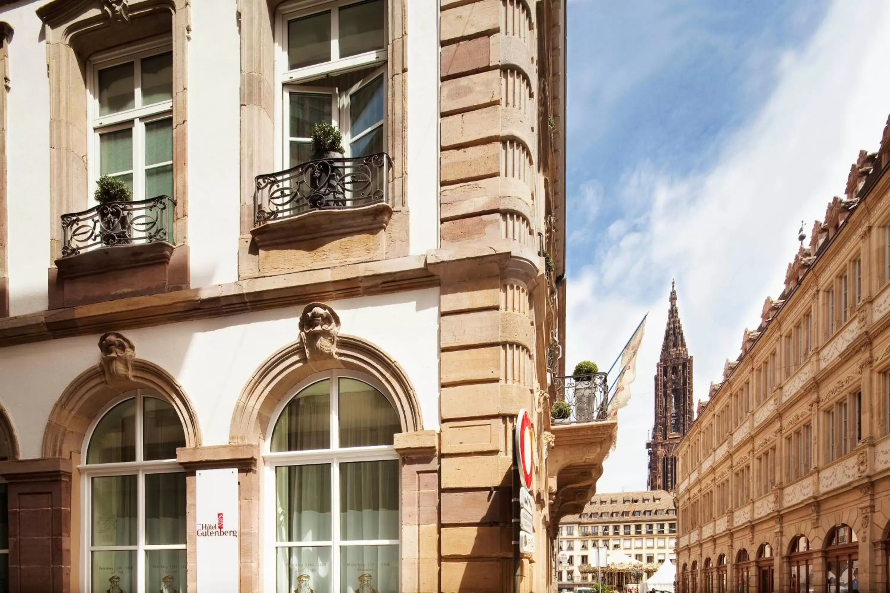 View (from property/room), Property Building in Hôtel Gutenberg