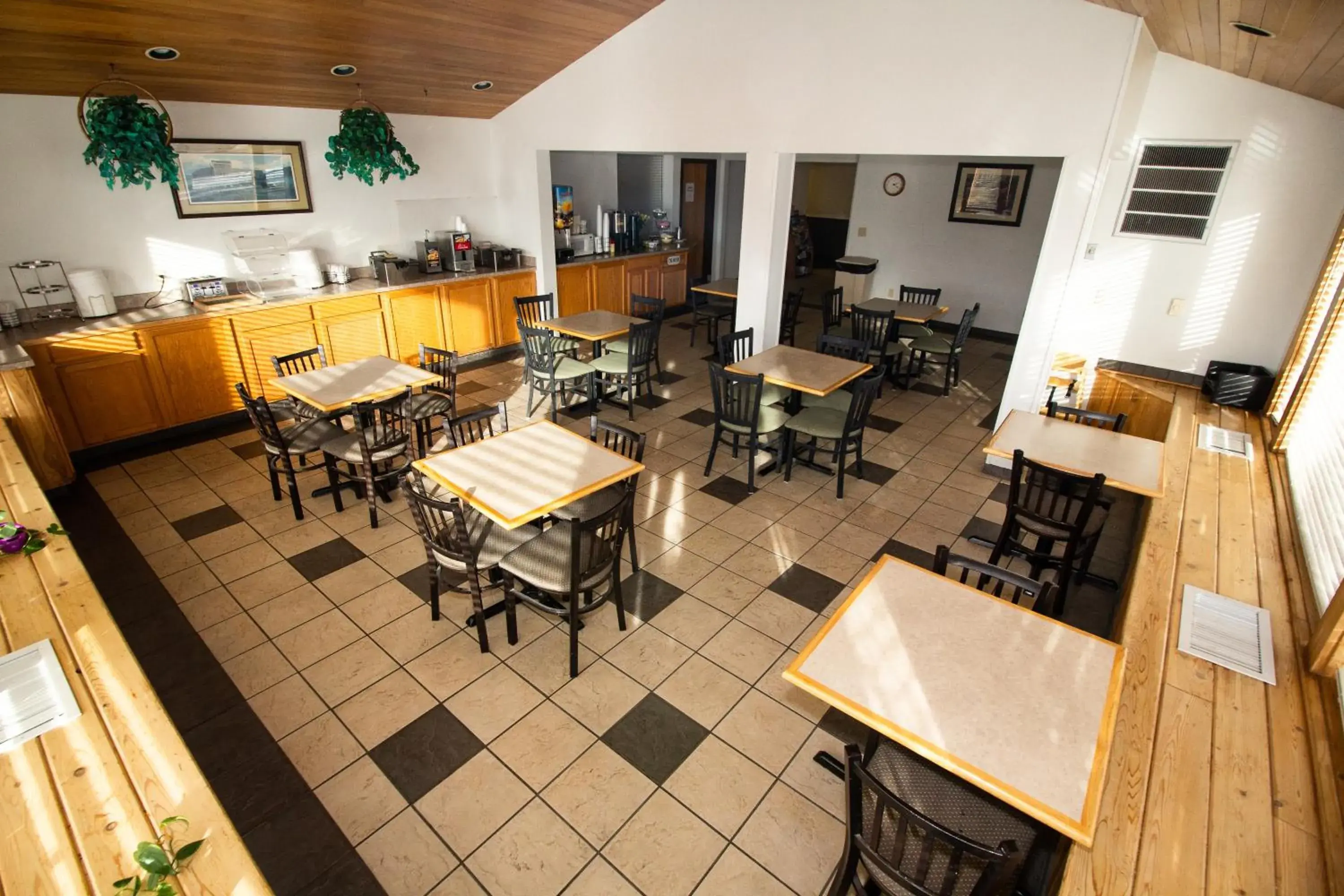 Restaurant/Places to Eat in FairBridge Inn, Suites & Conference Center – Missoula