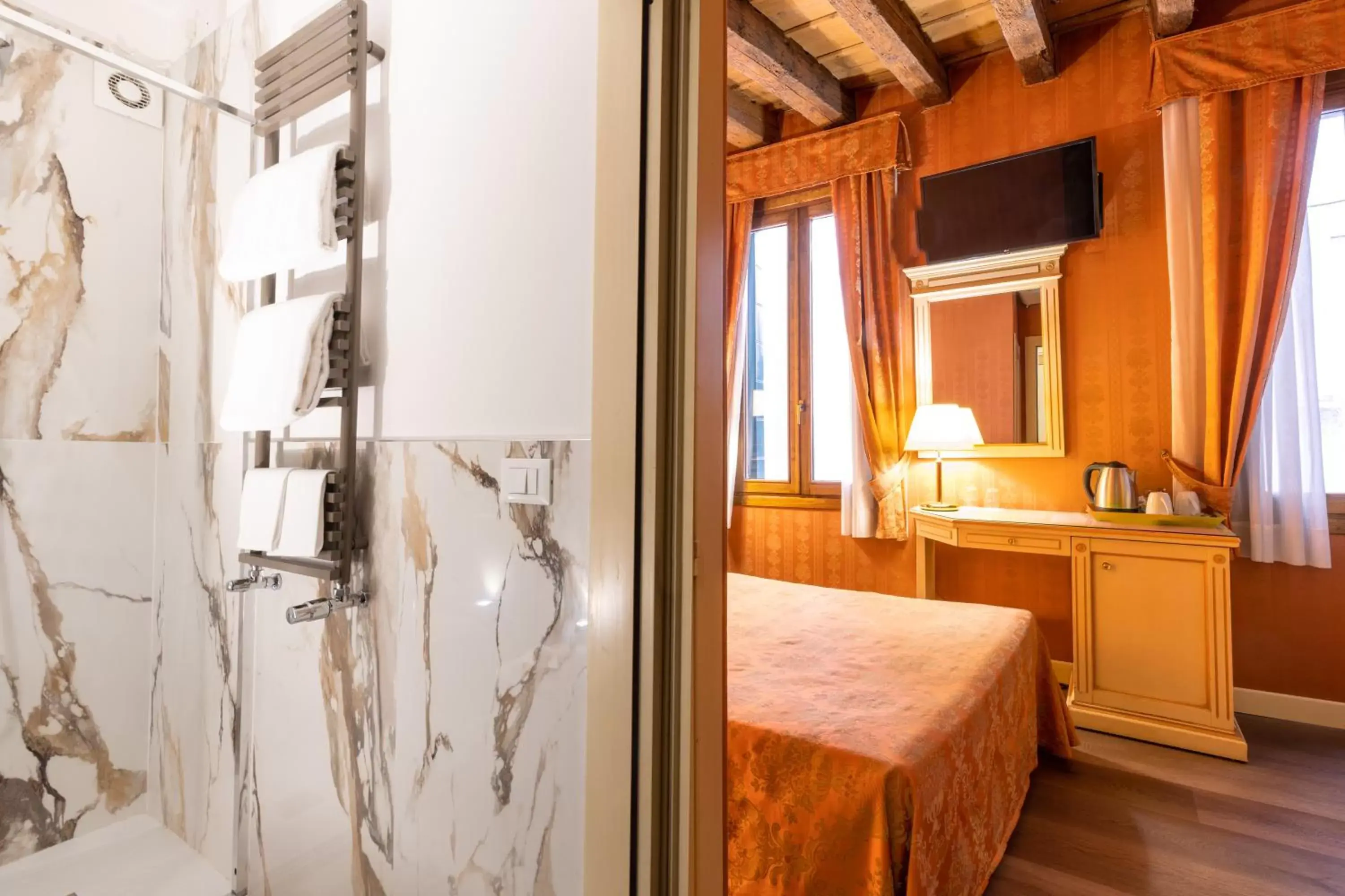 Bedroom, Bathroom in Lanterna Di Marco Polo