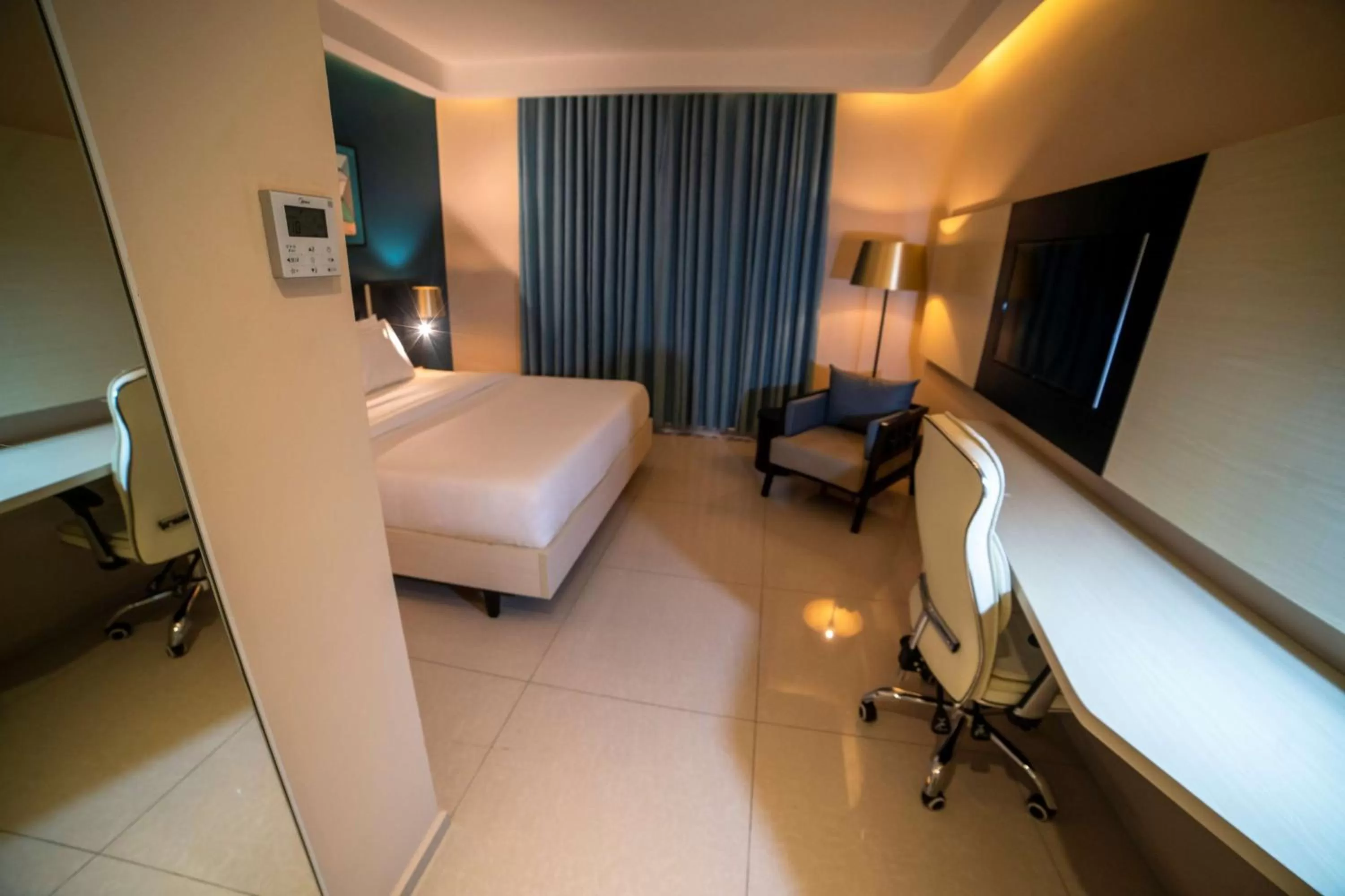Photo of the whole room, Bed in Best Western Plus Soaho Douala Airport
