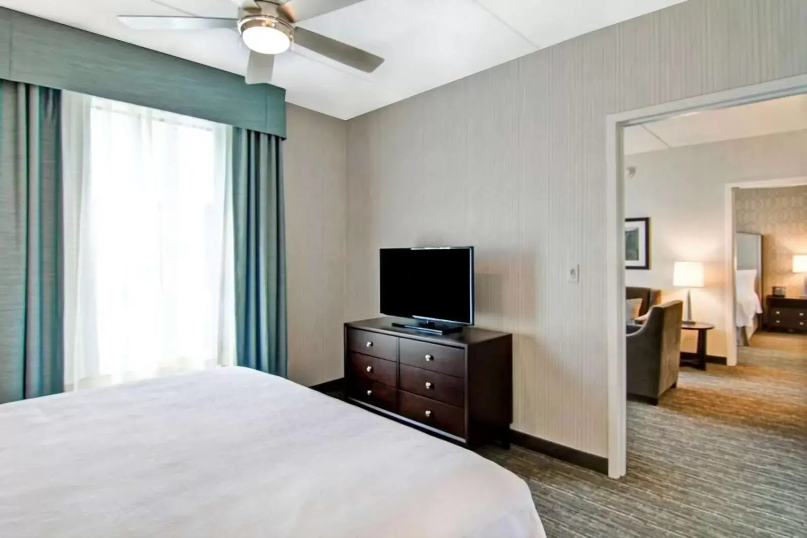 Photo of the whole room, Bed in Homewood Suites By Hilton Clifton Park