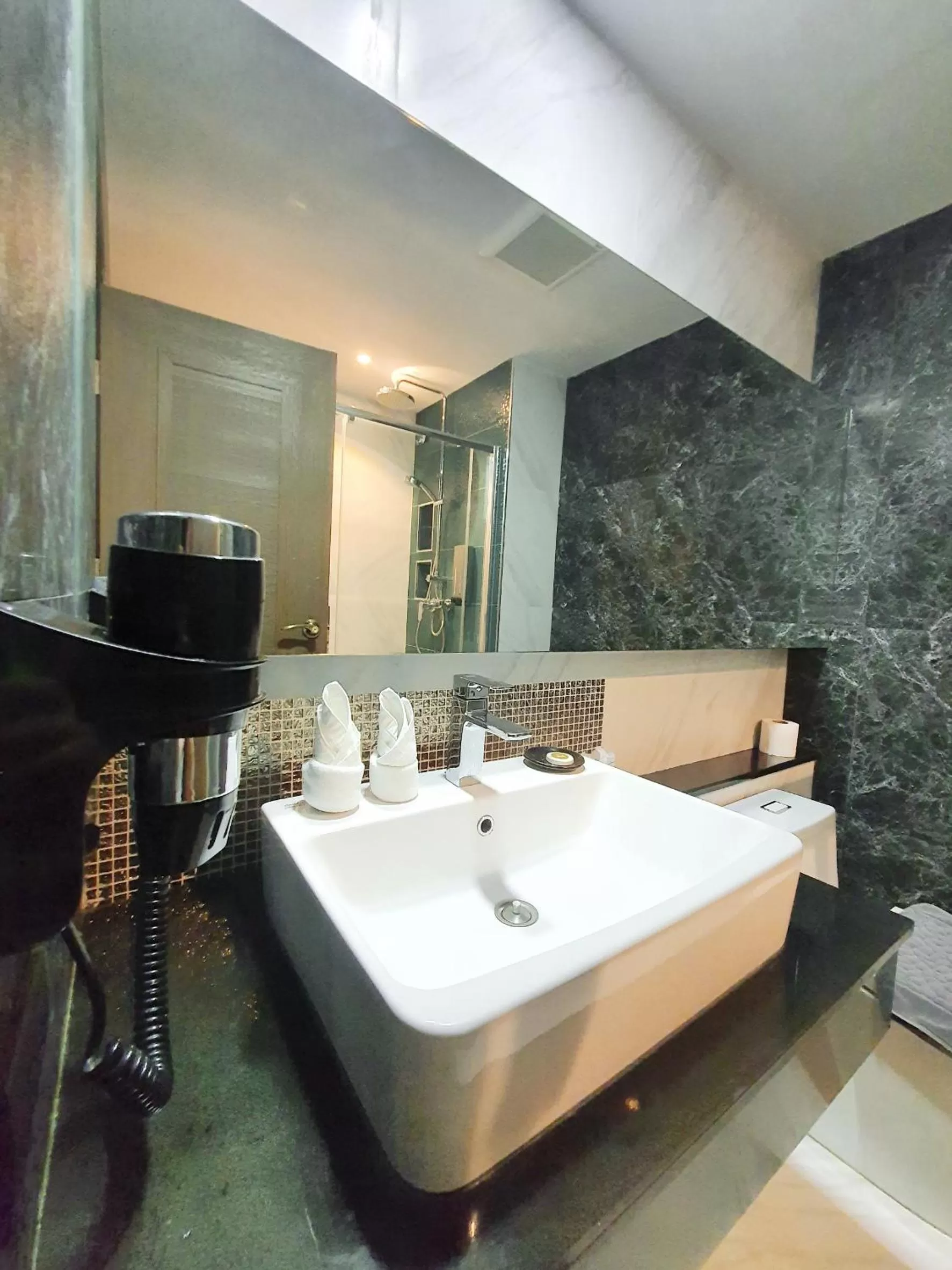 Bathroom, Bed in Marigold Lanna