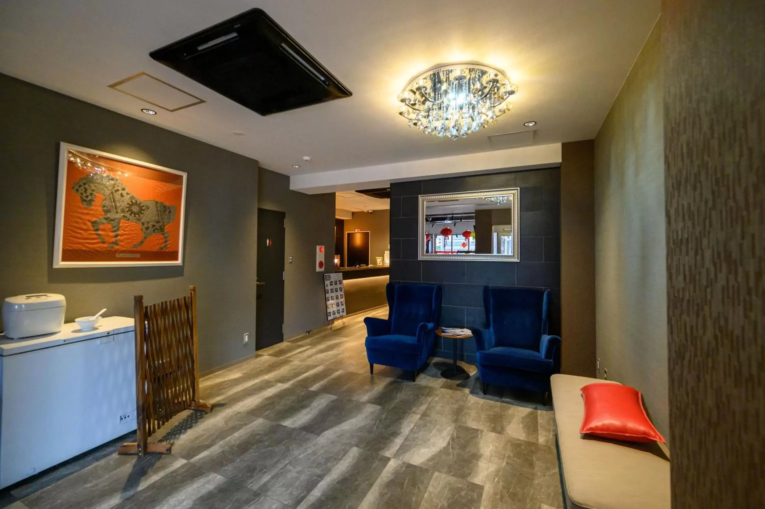 Lobby or reception, Seating Area in HOTEL STATE TENNOJI