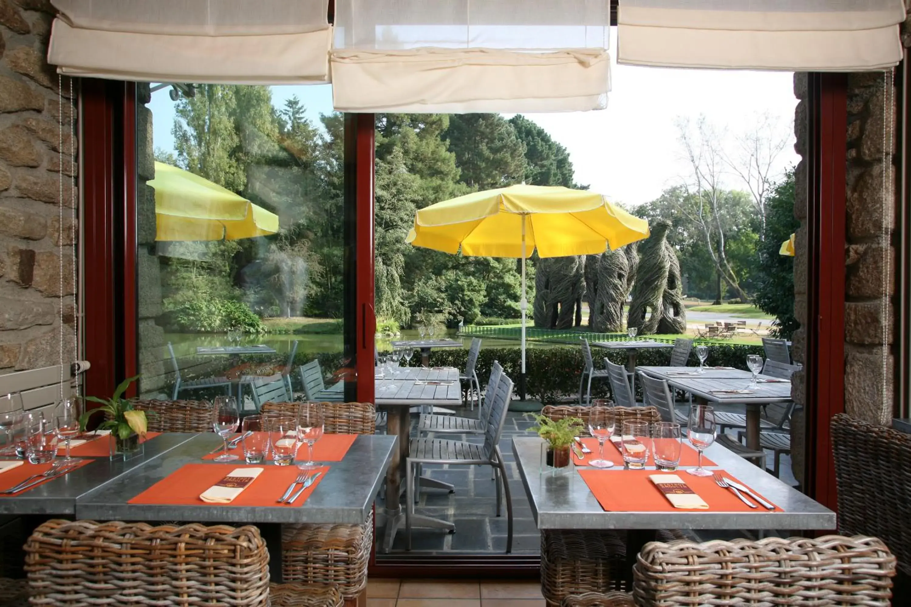 Restaurant/Places to Eat in Logis Ar Milin