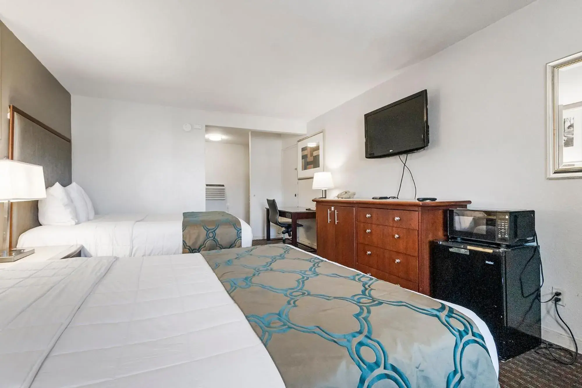 Bedroom, Bed in Heritage Inn Express Hayward Bedroom, Bed in Heritage Inn Express Hayward