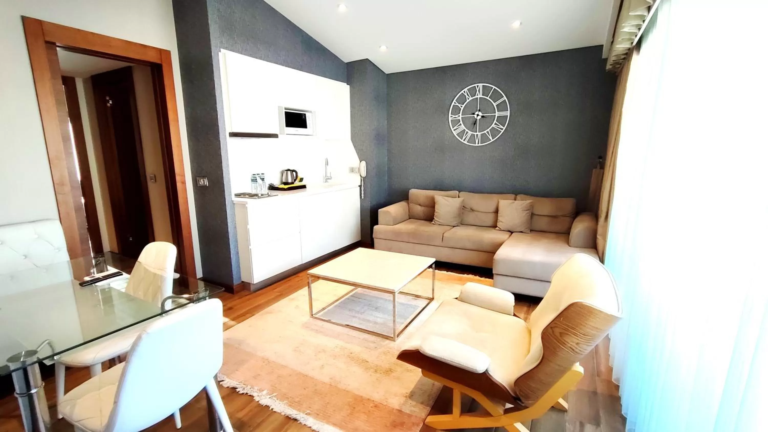 Living room in Old Port Hotel