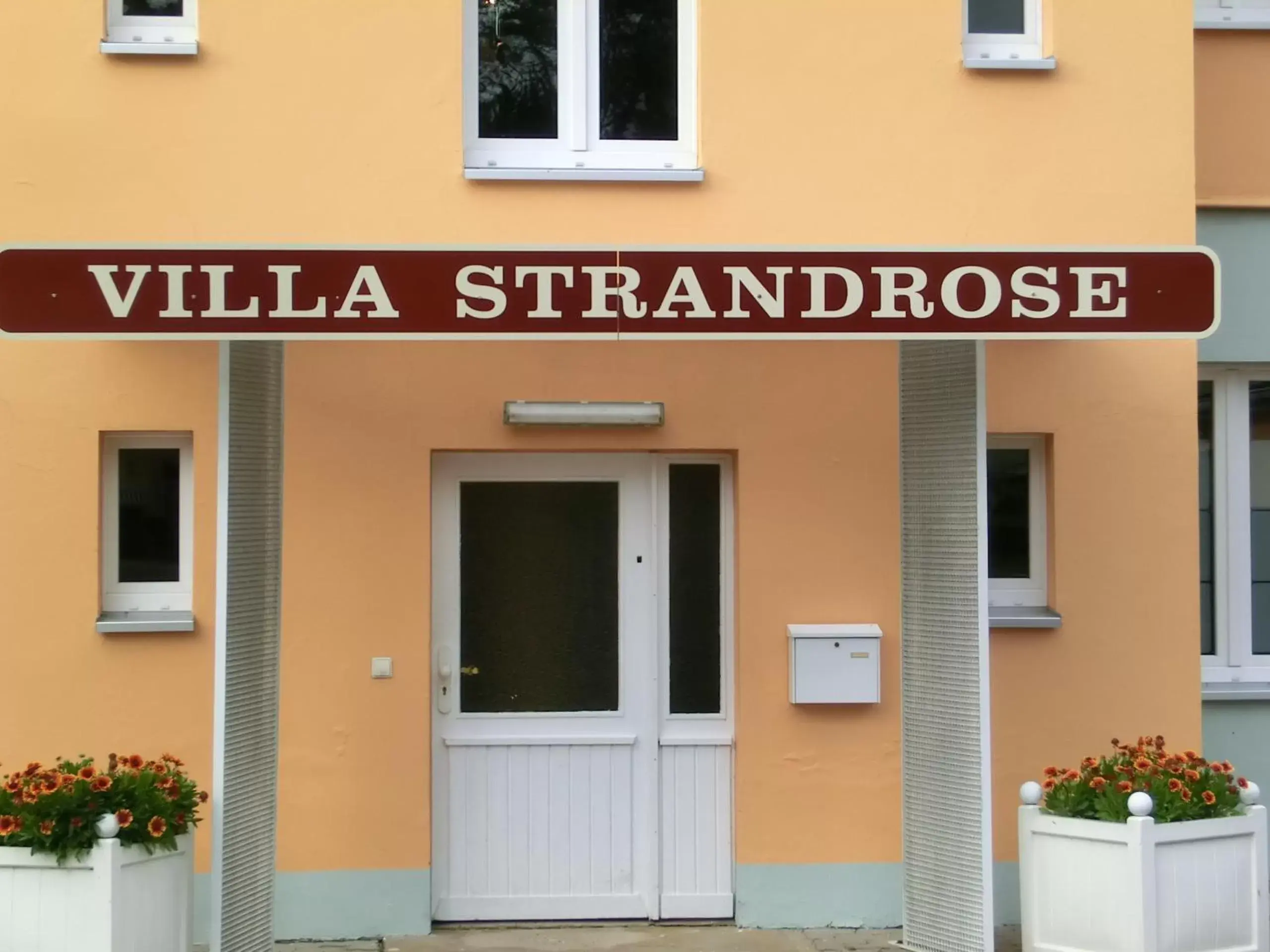 Facade/entrance in Hotel Villa Strandrose