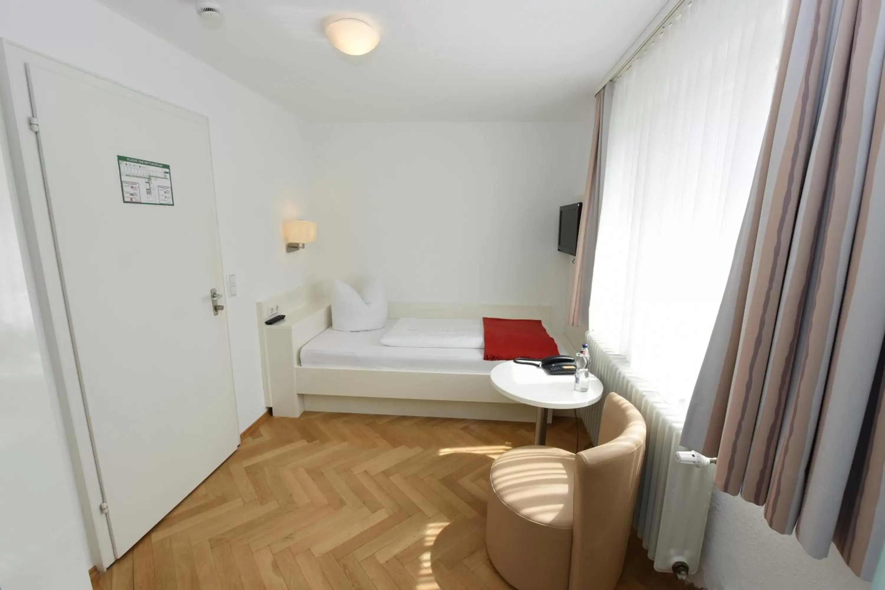Bed, Room Photo in Badischer Landgasthof Hirsch