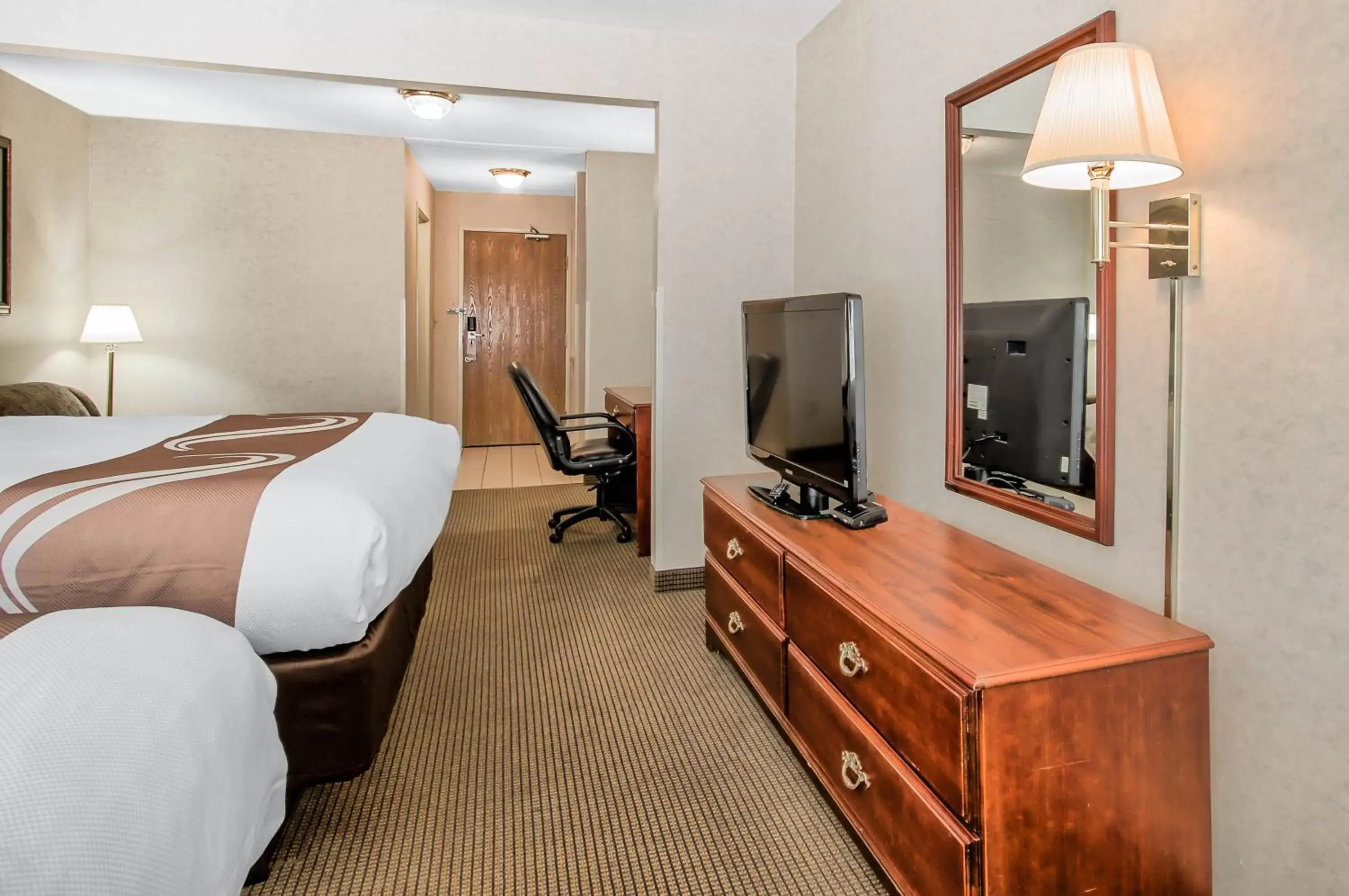 TV/Entertainment Center in Comfort Inn & Suites