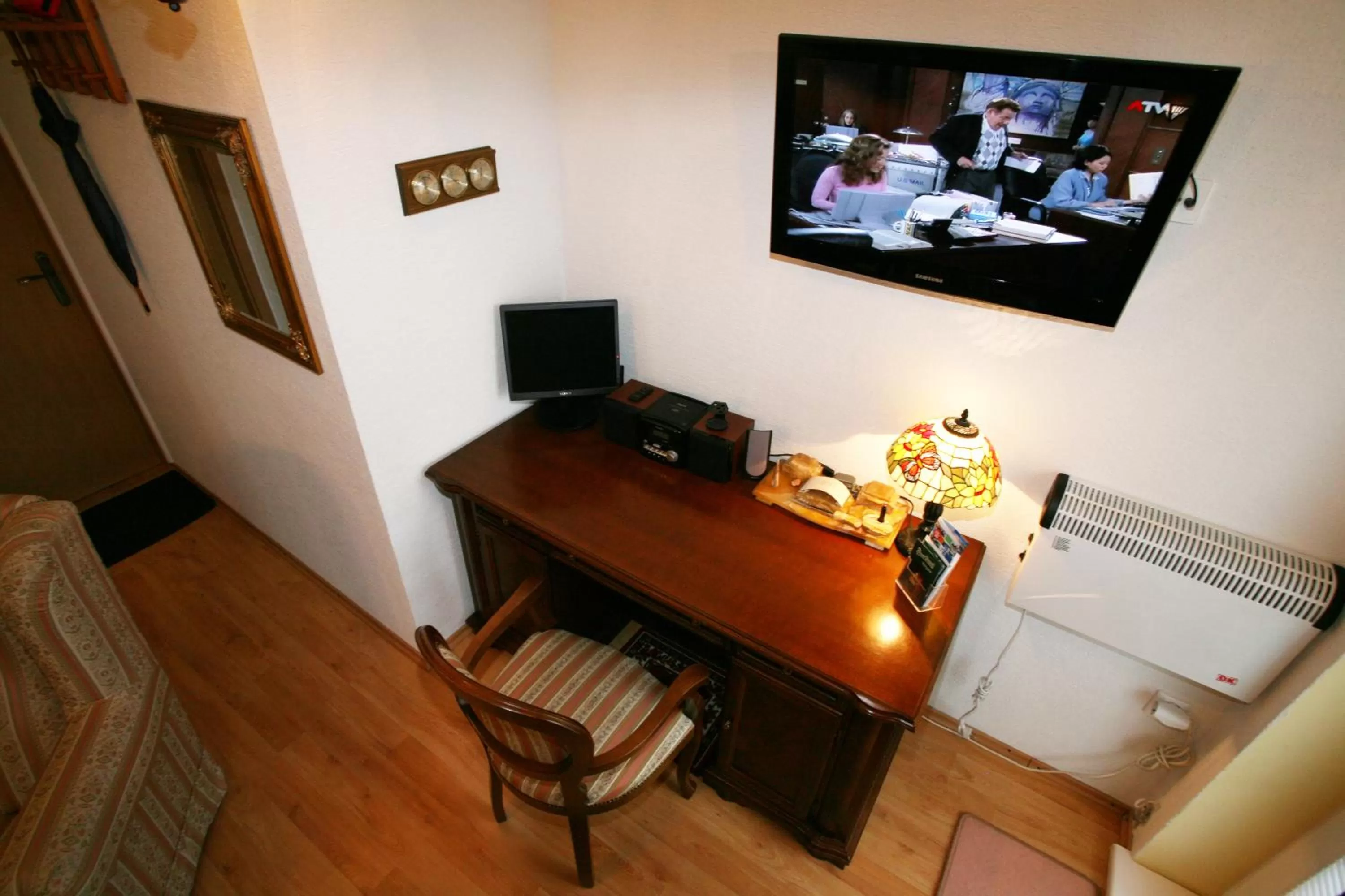 Decorative detail, TV/Entertainment Center in Spa & Pool Apartment Hotel - Restaurant VILLA IVICA