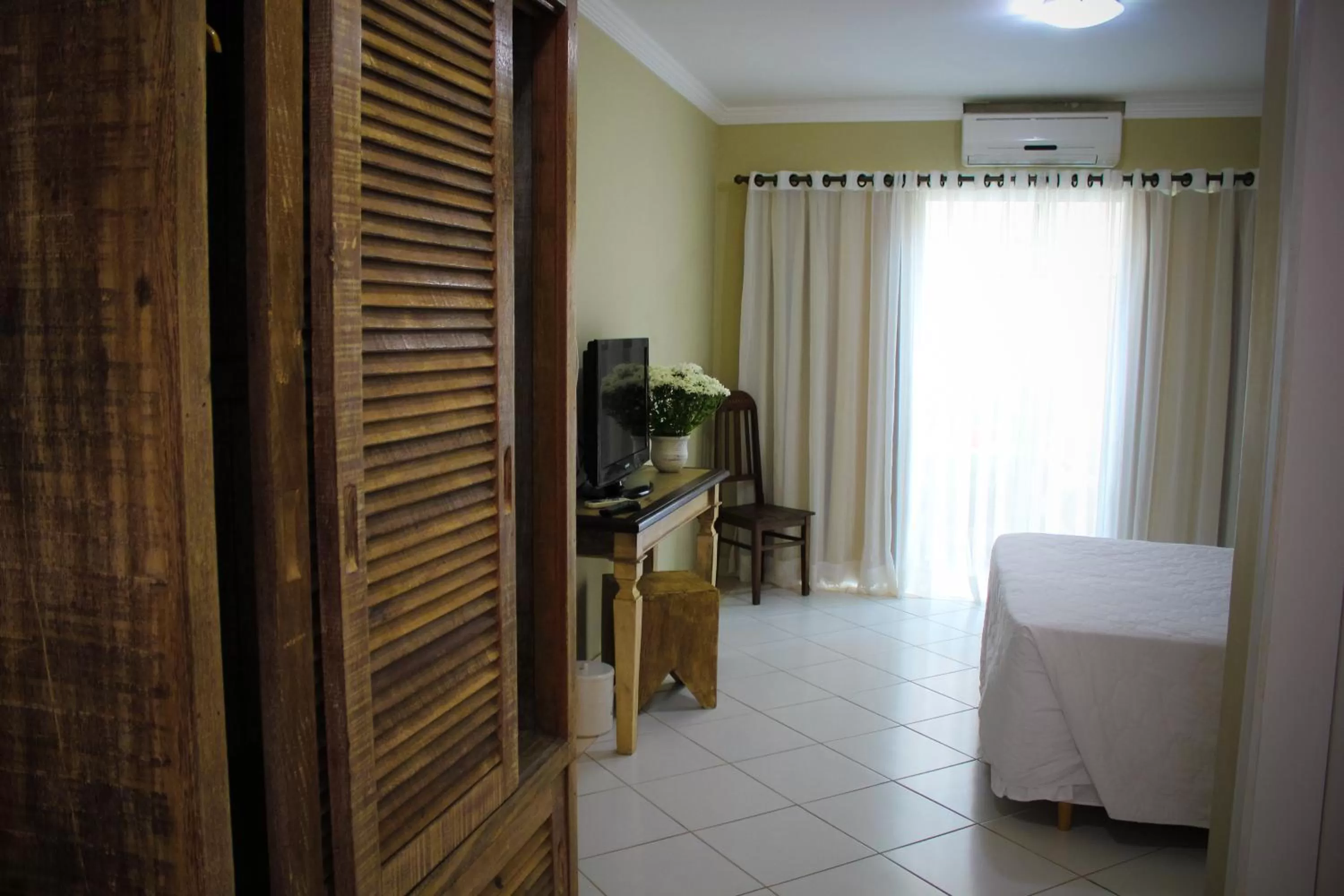 Bedroom, Bed in Hotel Don Quijote Búzios