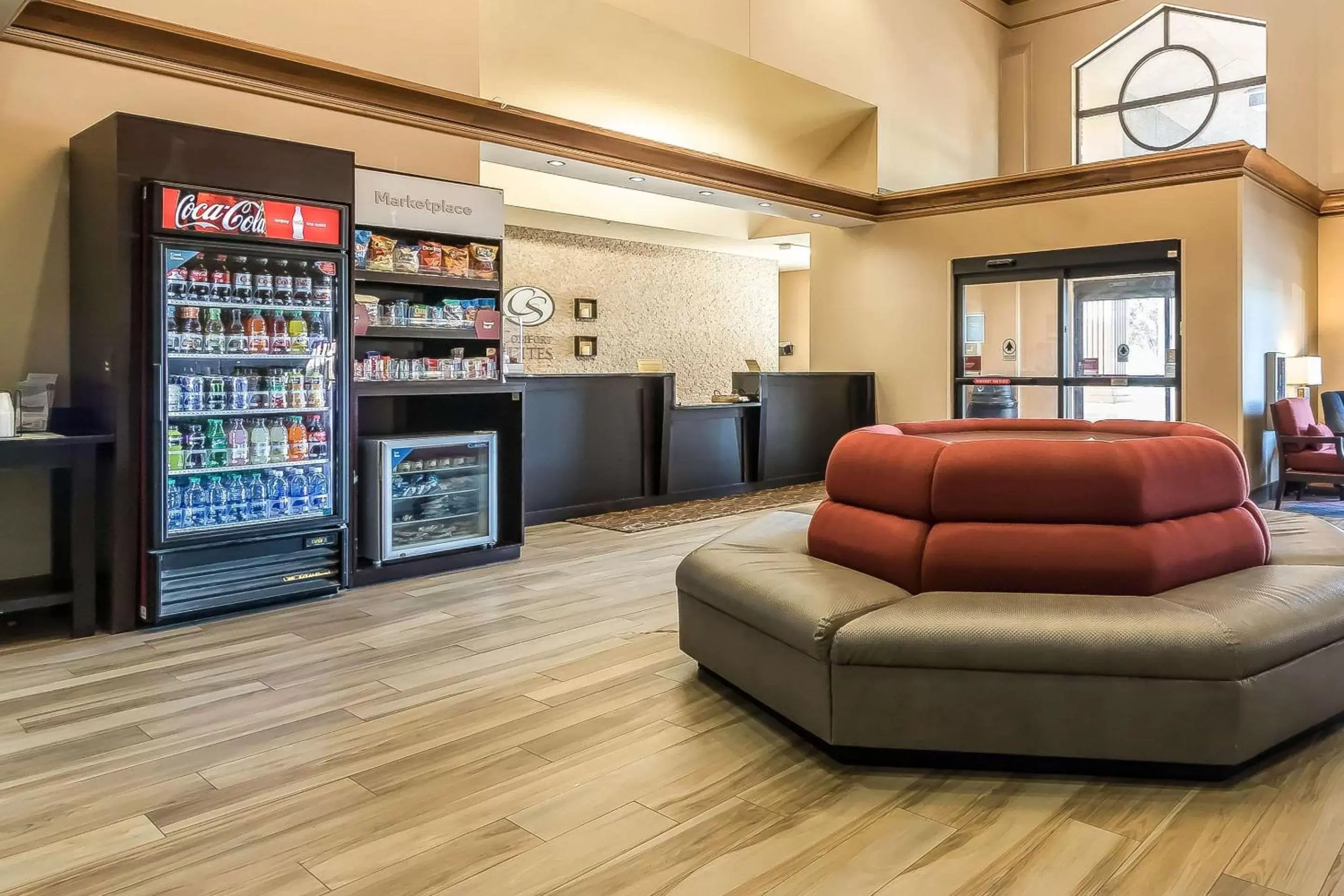 Lobby or reception in Comfort Suites St Charles-St Louis