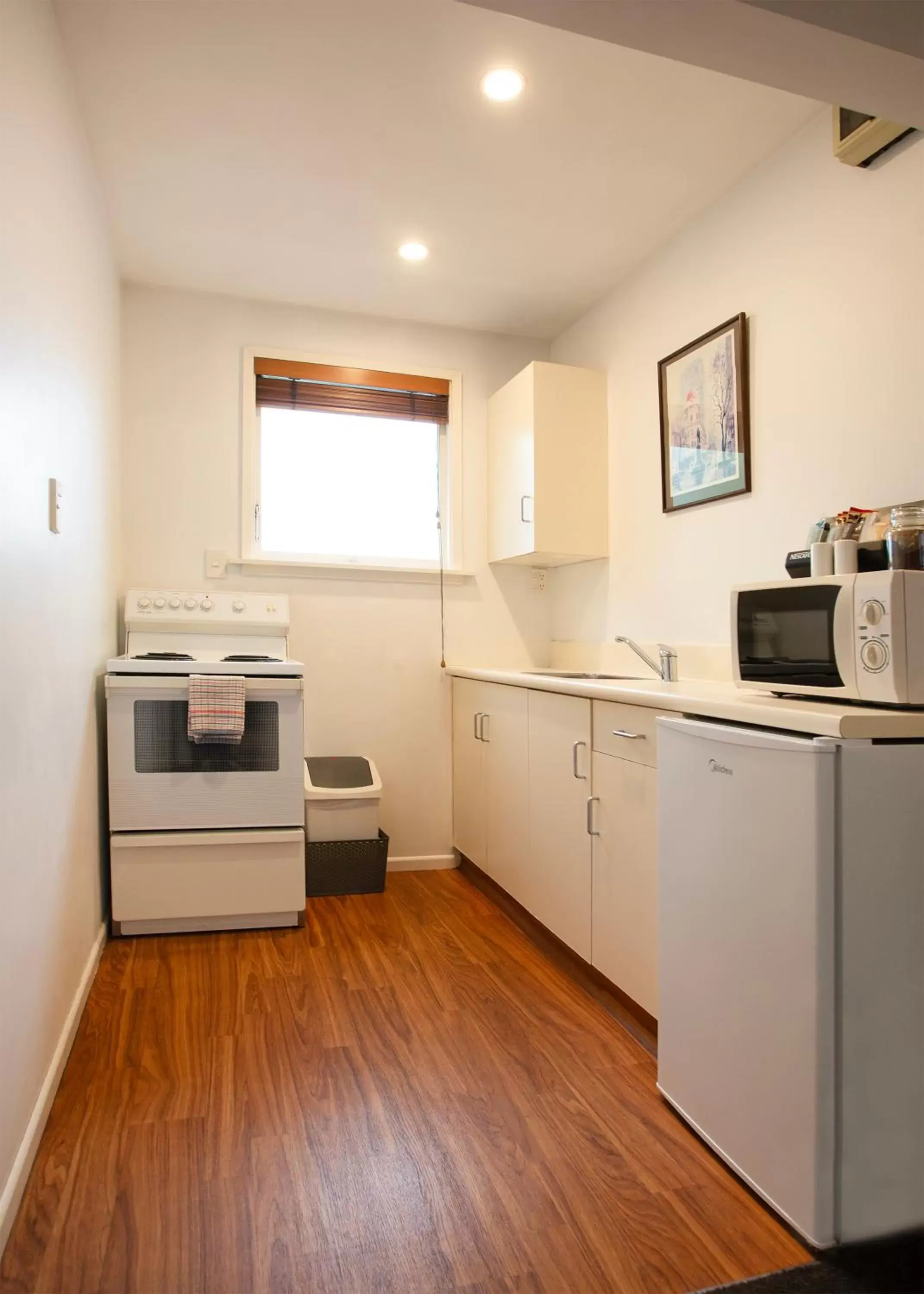 Kitchen/Kitchenette in Casino Court Motor Lodge